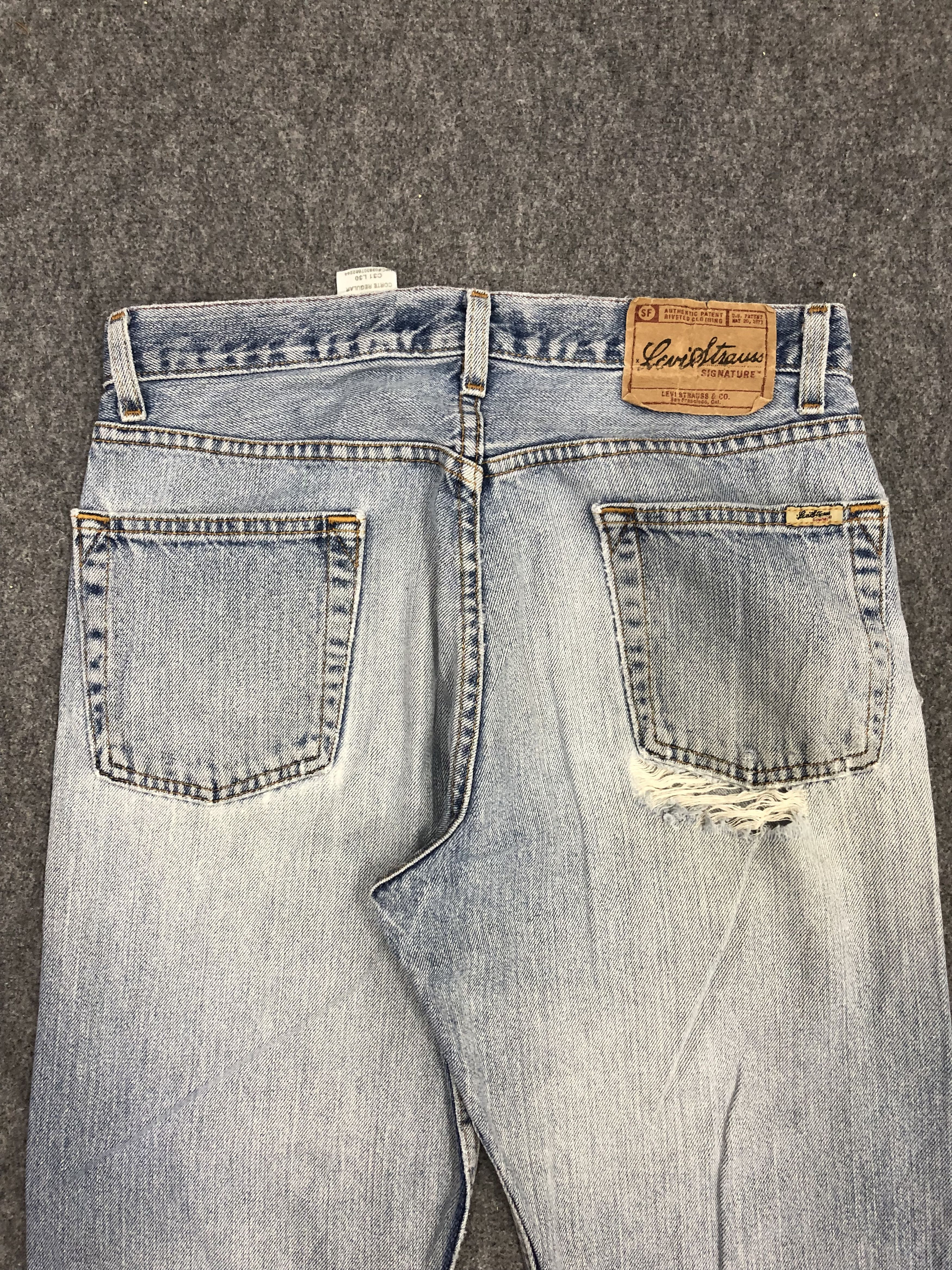 Levi's × Vintage Vintage Levis Signature Light Wash Jeans Size US 31 - 4 Thumbnail