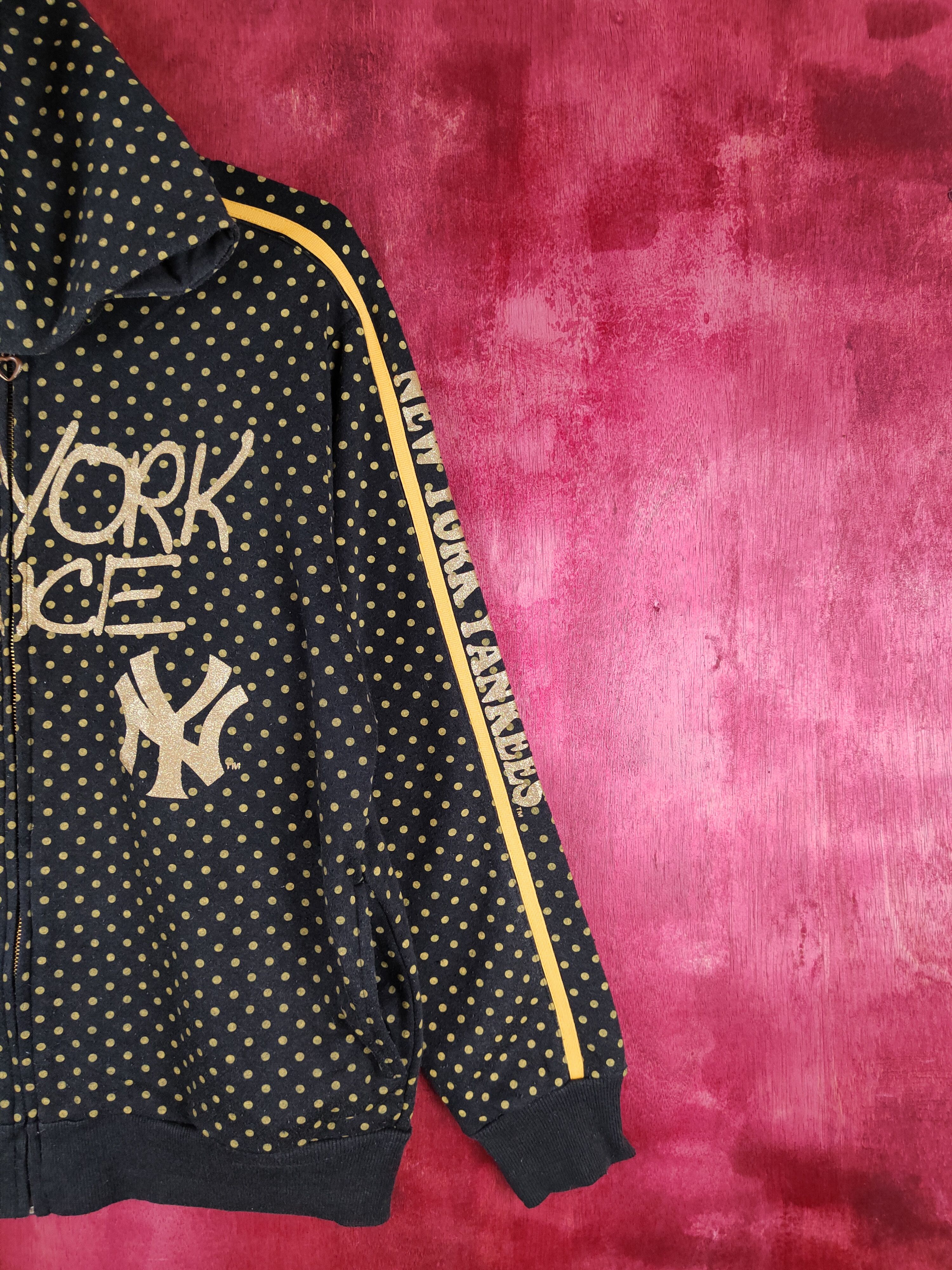 New York Yankees Major League Baseball Black Yellow Hoodie Sweater #264B Size US L / EU 52-54 / 3 - 7 Thumbnail