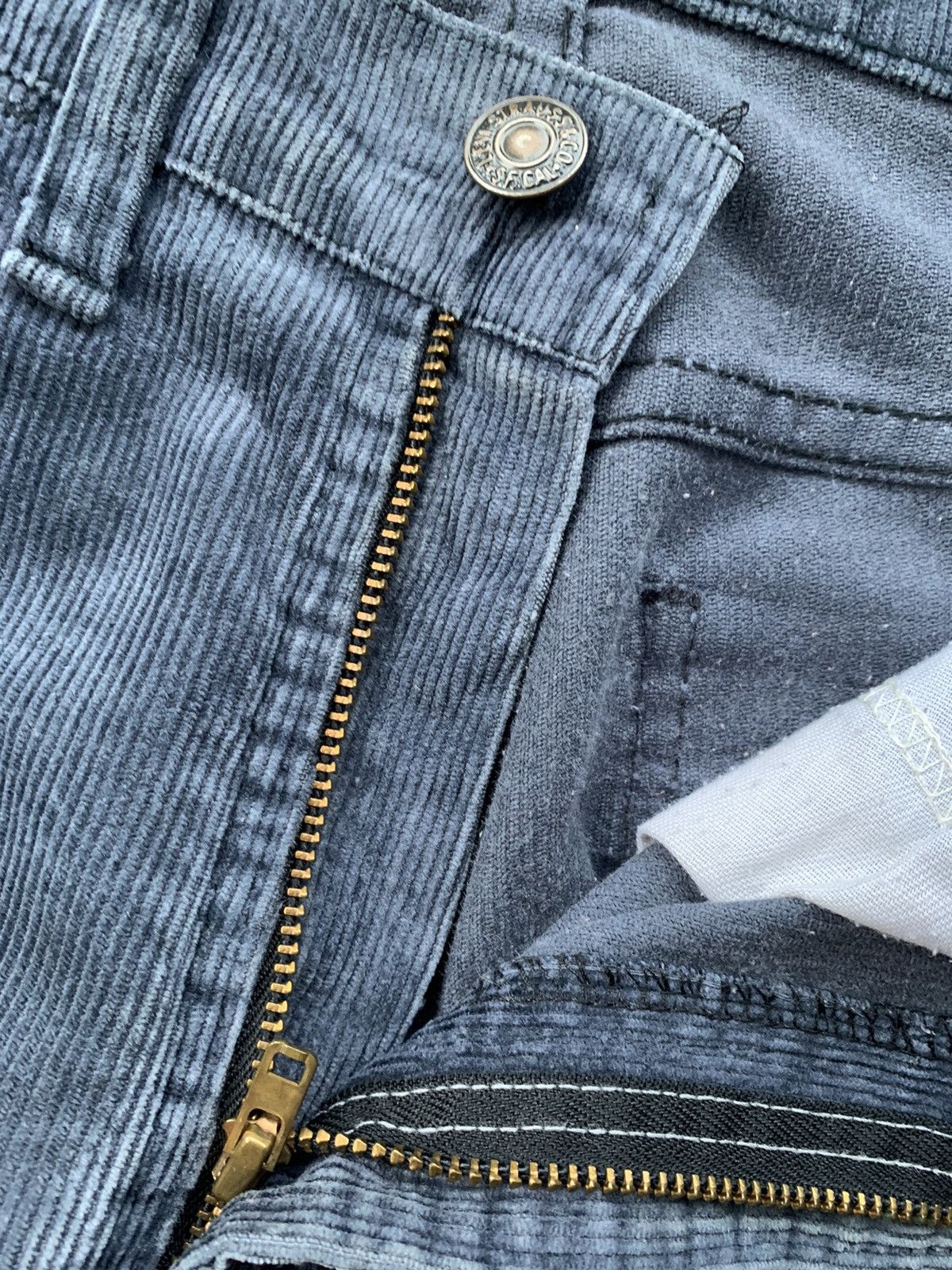 Levi's Vintage 80's Levis 519 Single R White Tag Coduroy Size US 29 - 6 Thumbnail
