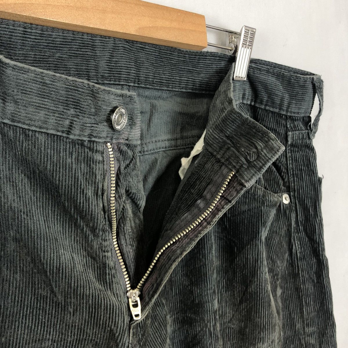 GU DLL GU Japan Black Corduroy Denim vintage Pants #c1283 Size US 33 - 6 Thumbnail