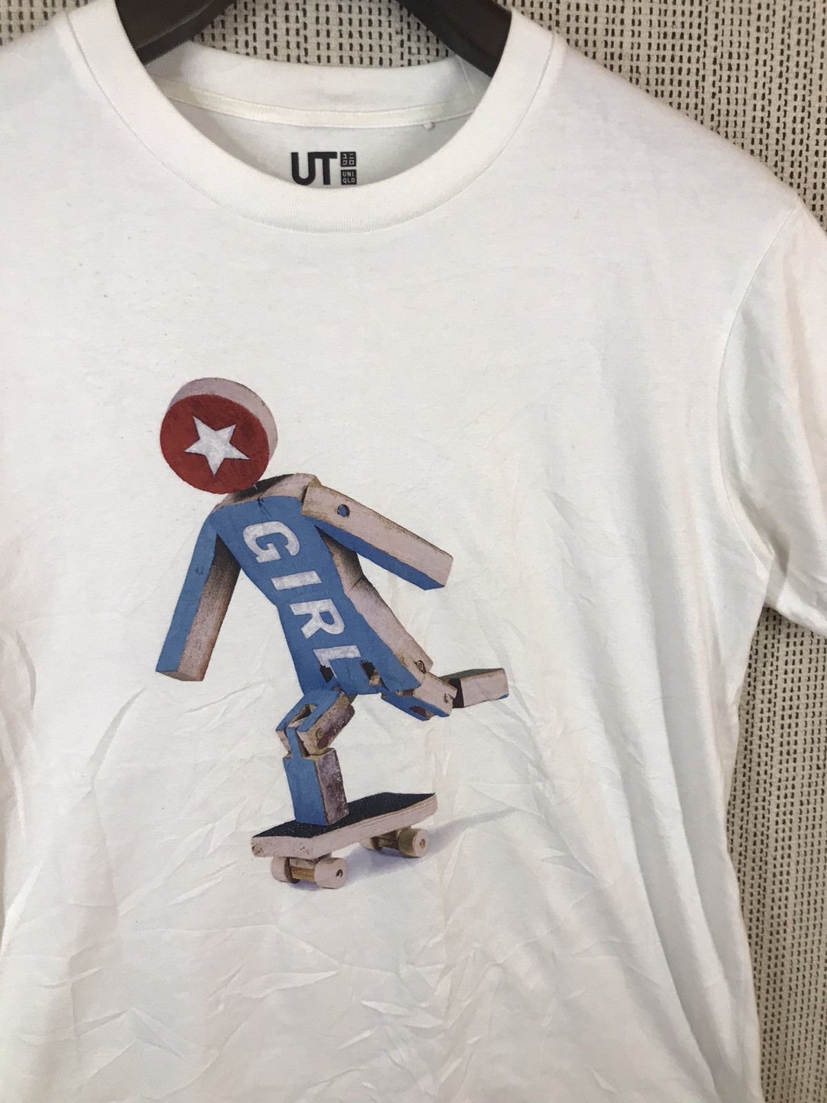 Uniqlo ‼️GIRL SKATEBOARDS X UNIQLO TSHIRT NICE DESIGN‼️ Size US M / EU 48-50 / 2 - 2 Thumbnail
