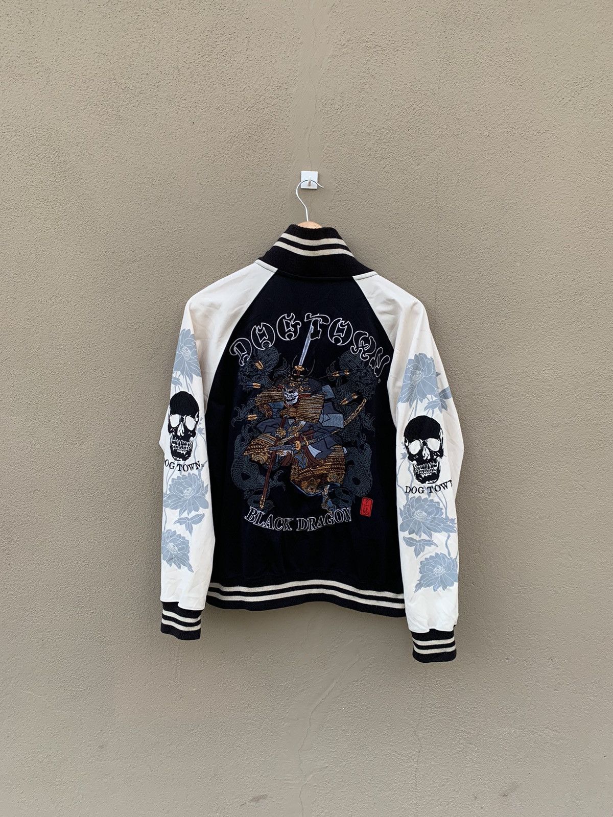 Dogtown Vintage Sukajan Dog Towns Black Dragon Embroided Damaged zip Size US M / EU 48-50 / 2 - 3 Thumbnail