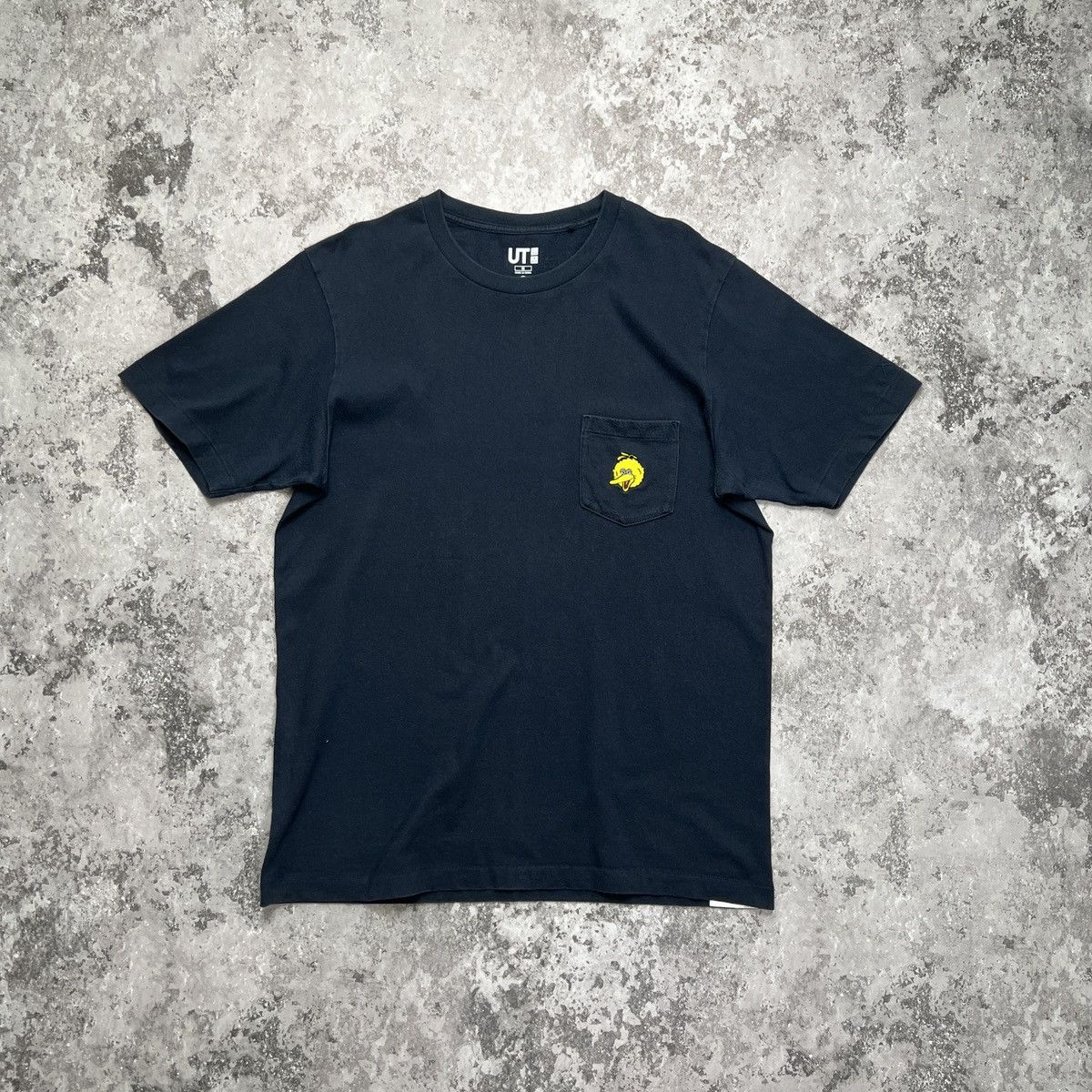 Kaws × Uniqlo Uniqlo Kaws Sesame Street t shirt Size US M / EU 48-50 / 2 - 1 Thumbnail