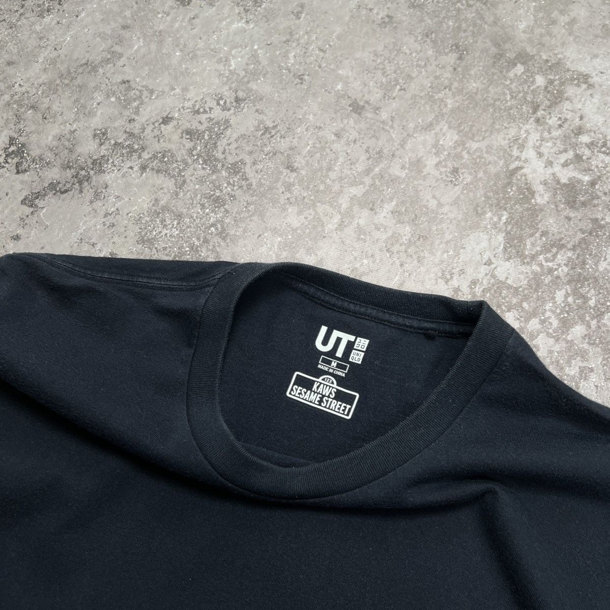 Kaws × Uniqlo Uniqlo Kaws Sesame Street t shirt Size US M / EU 48-50 / 2 - 4 Thumbnail