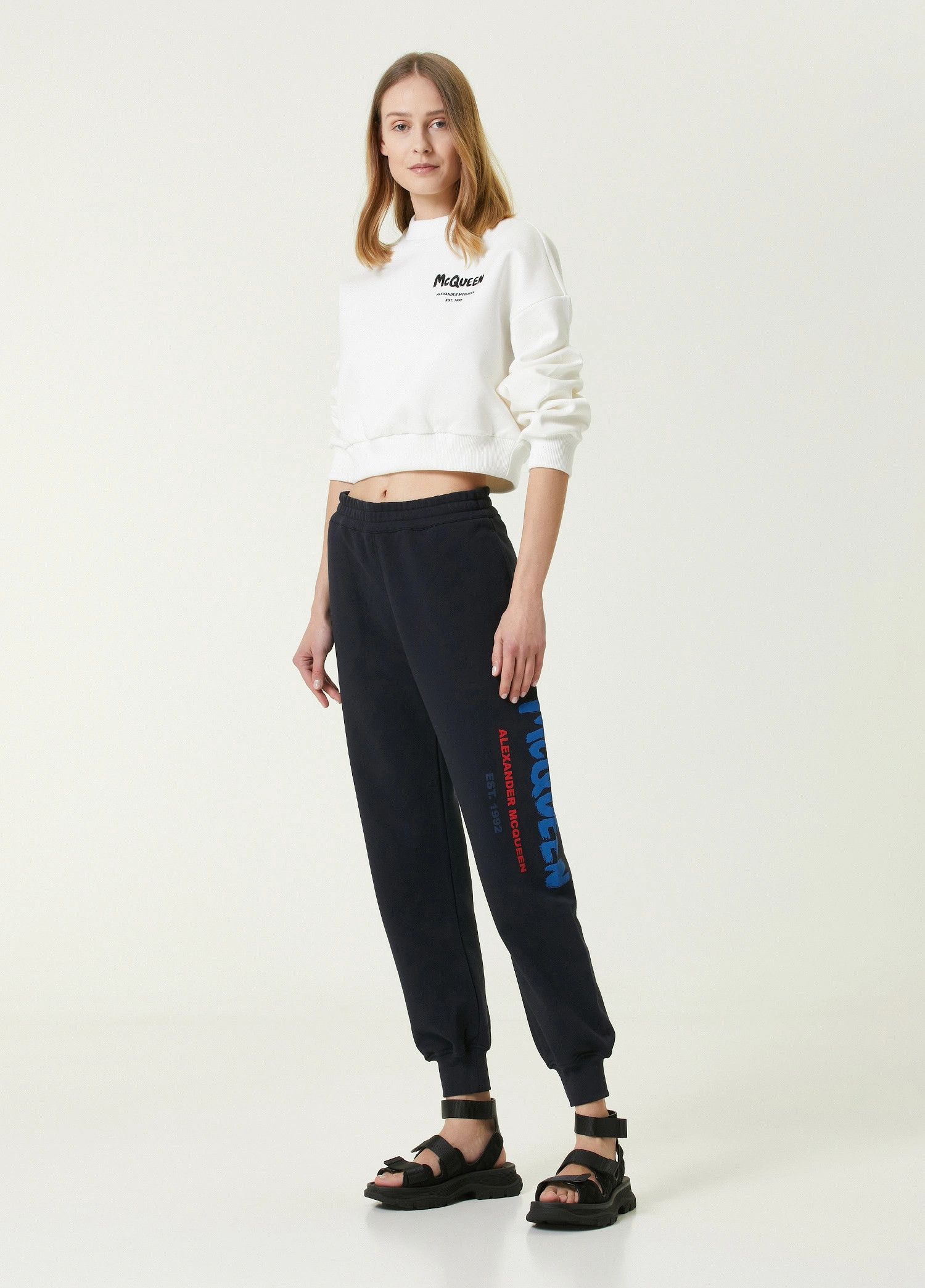 Alexander McQueen ALEXANDER MCQUEEN white graphic logo sweatpants 6 42 q Size 28" / US 6 / IT 42 - 9 Thumbnail