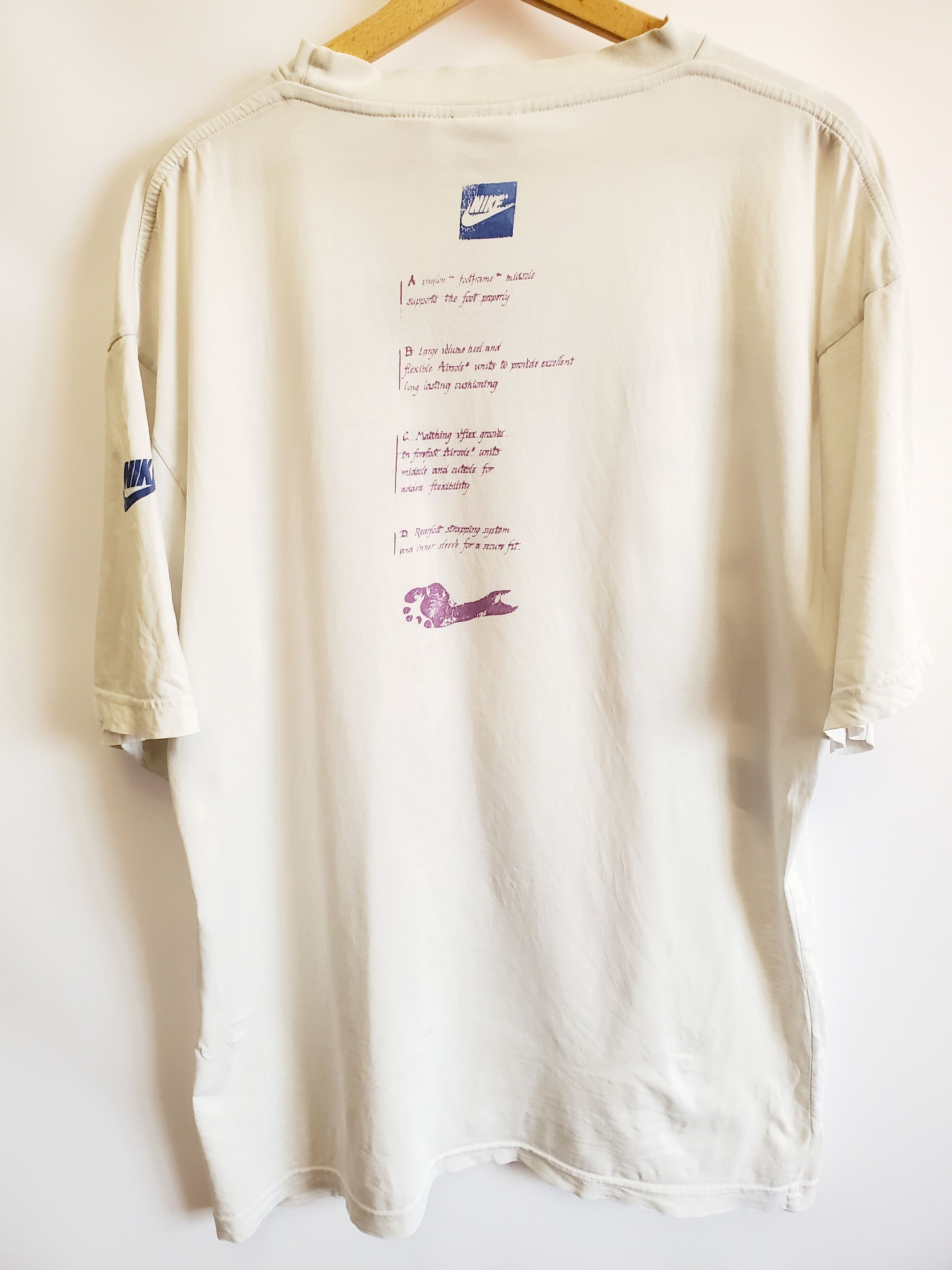 Nike × Vintage Nike vintag t shirt Xl sneaker footprint retro Size US XL / EU 56 / 4 - 5 Thumbnail