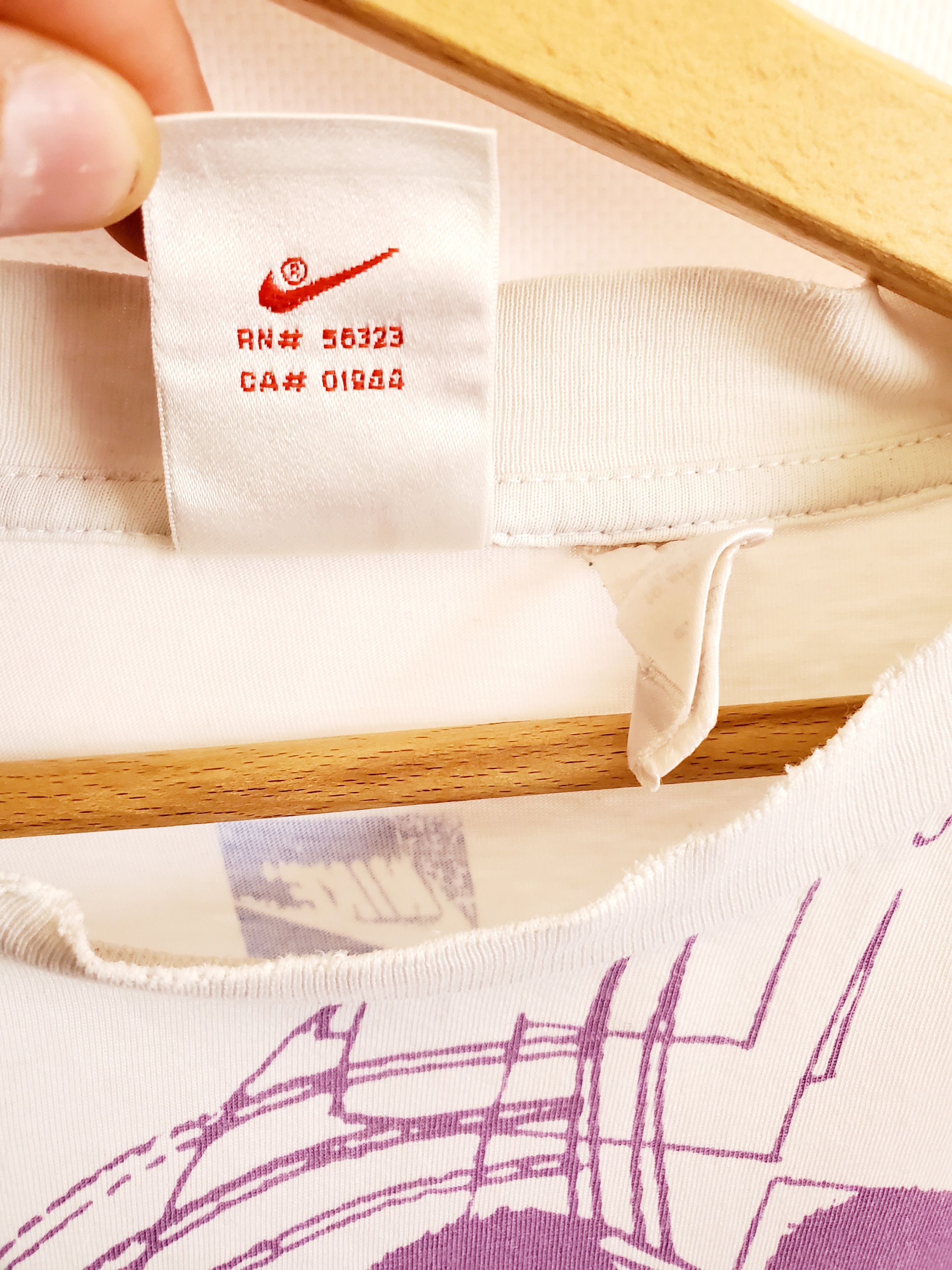 Nike × Vintage Nike vintag t shirt Xl sneaker footprint retro Size US XL / EU 56 / 4 - 4 Thumbnail
