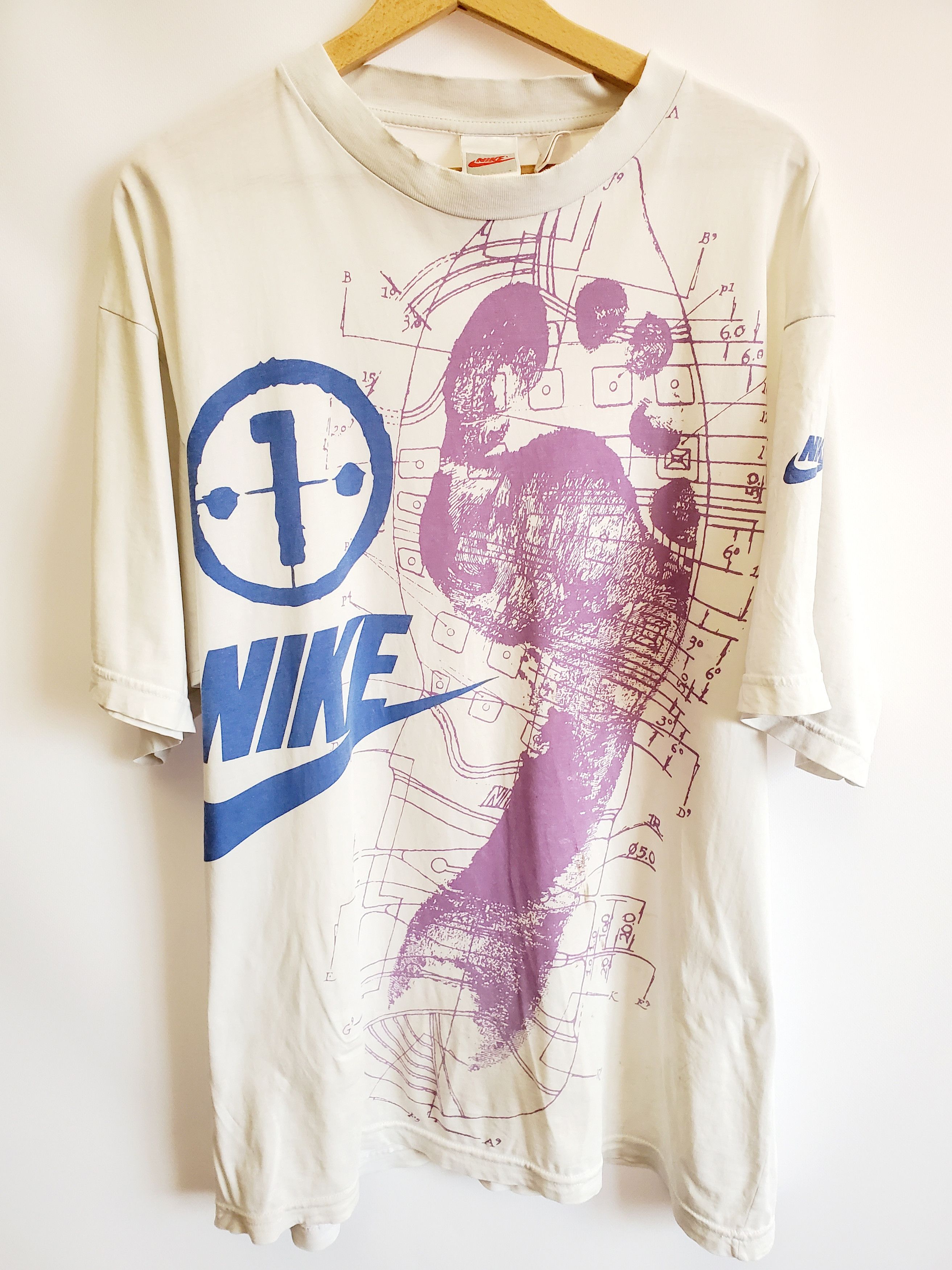 Nike × Vintage Nike vintag t shirt Xl sneaker footprint retro Size US XL / EU 56 / 4 - 1 Thumbnail
