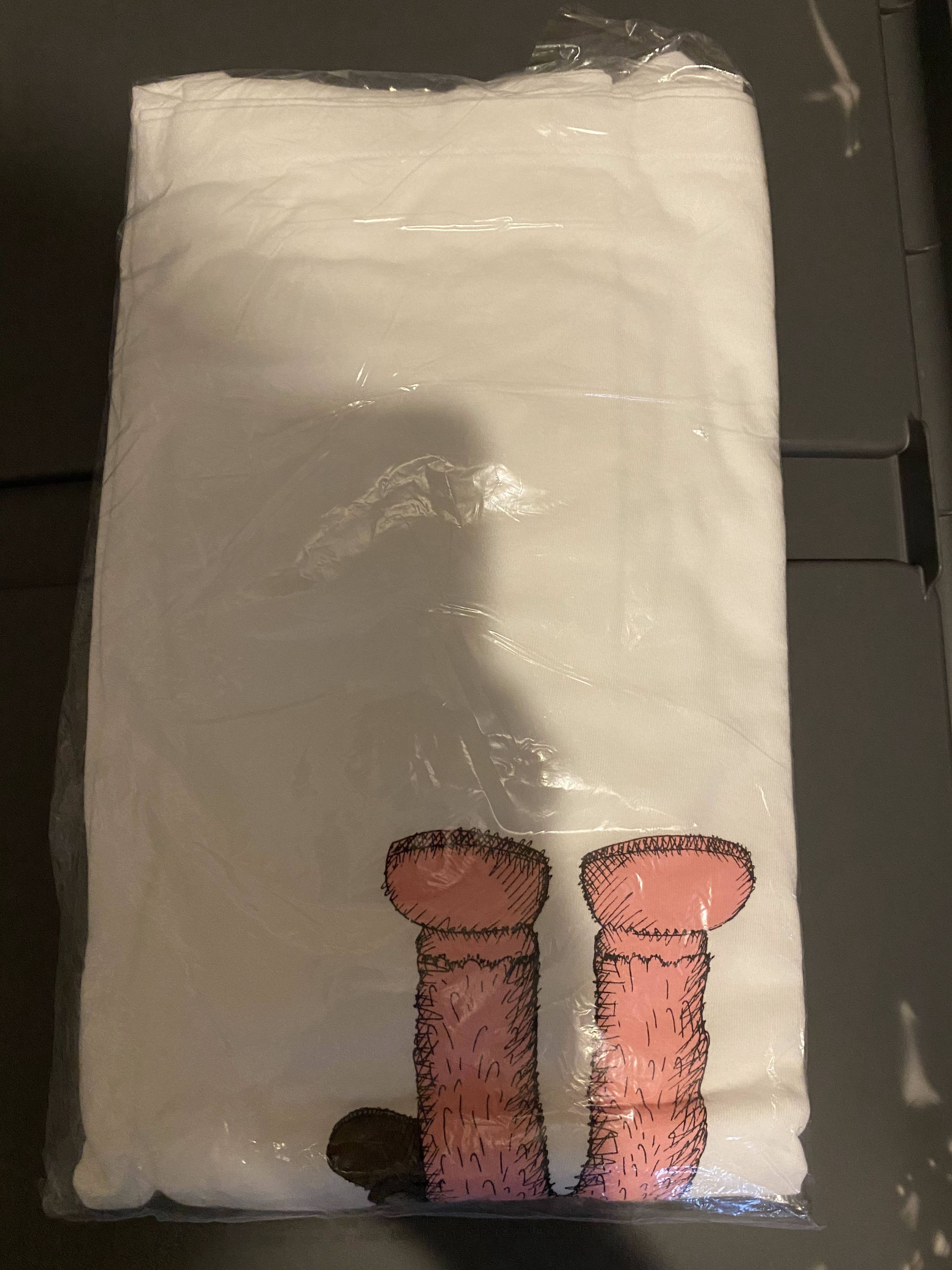 Kaws × Uniqlo Uniqlo x Kaws Pink BFF Tee White 3XL XXXL Size US XXL / EU 58 / 5 - 2 Thumbnail