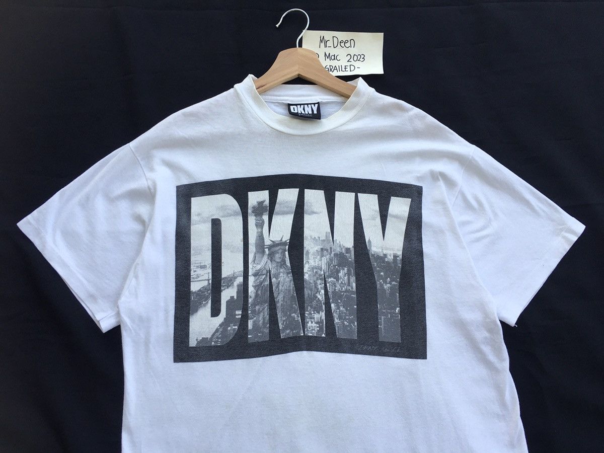DKNY Rare Vintage DKNY Big Logo Spellout Tshirt Size US L / EU 52-54 / 3 - 4 Thumbnail