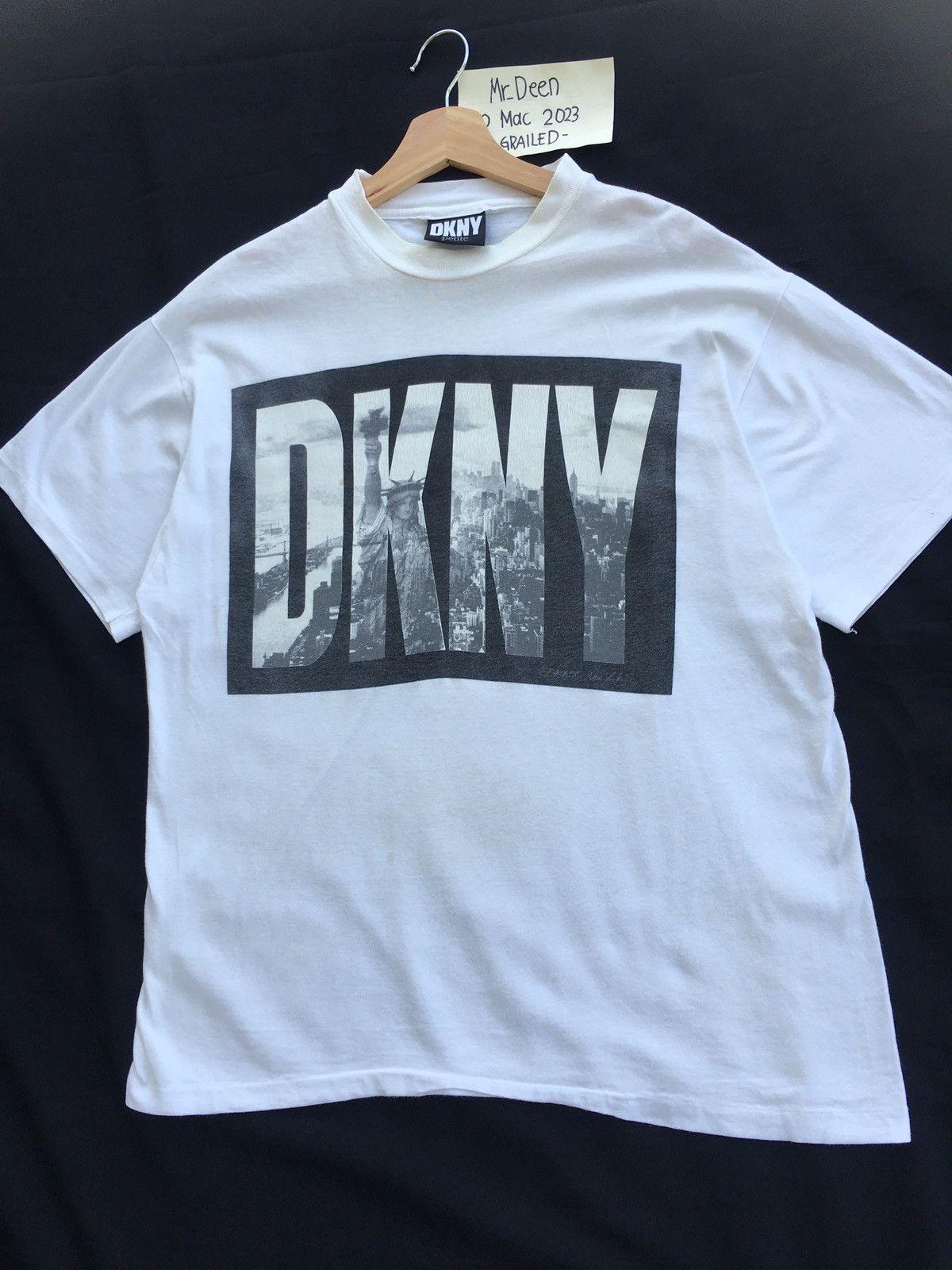 DKNY Rare Vintage DKNY Big Logo Spellout Tshirt Size US L / EU 52-54 / 3 - 3 Thumbnail