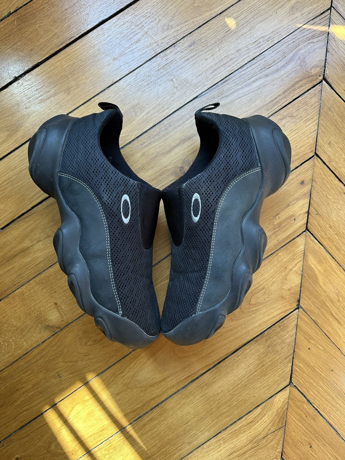 00