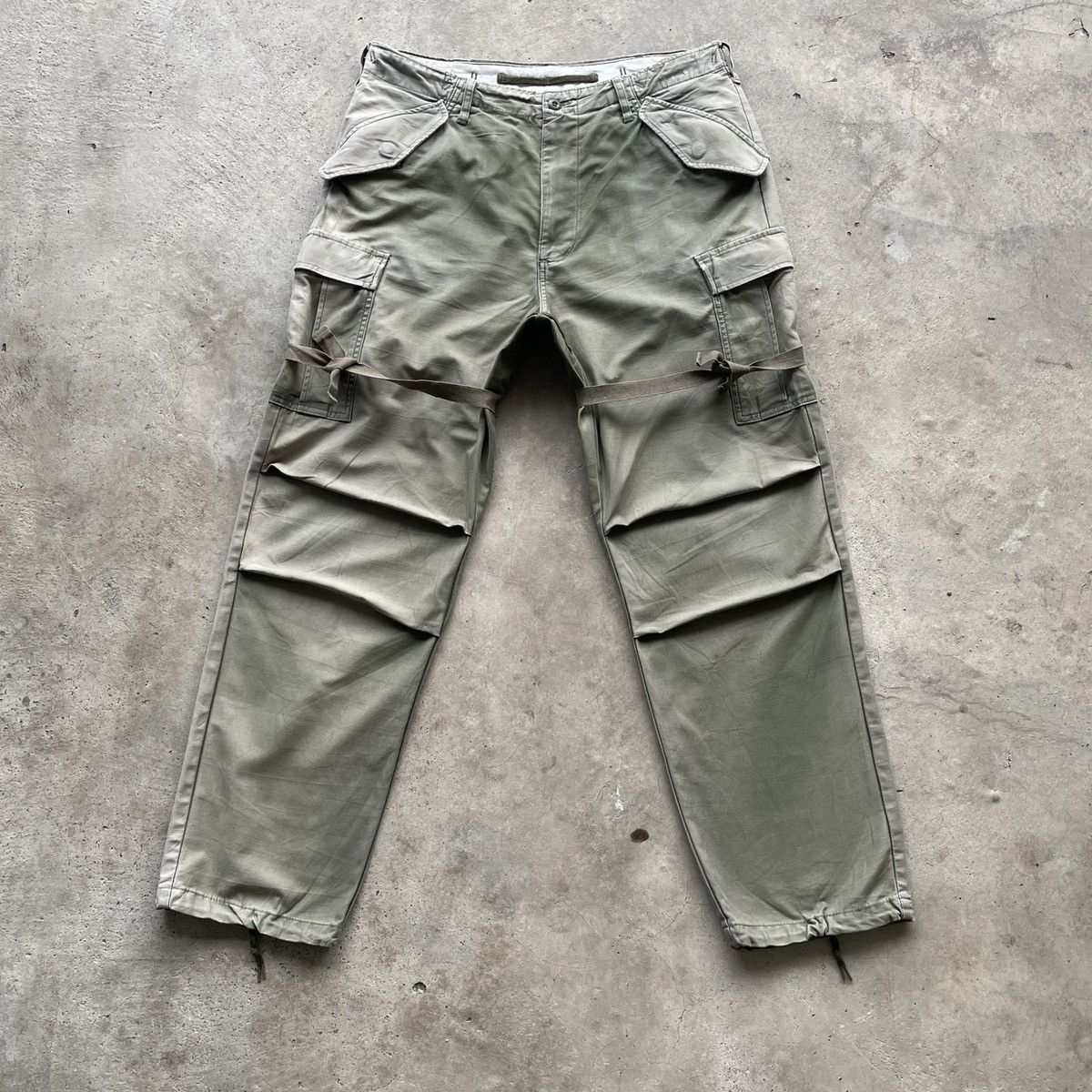 Japanese Brand Vintage Back Number Faded Cargo Parachute Bondage Pants W34 Size US 34 / EU 50 - 1 Thumbnail