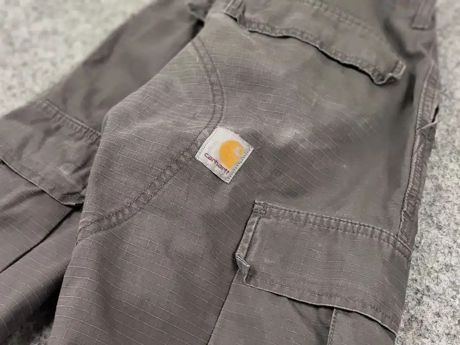 Carhartt Vintage 90' Carhartt Distressed Faded Grey Baggy Cargo Pants Size US 31 - 8 Thumbnail