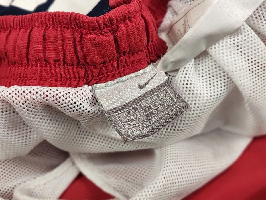 Nike × Vintage Vintage Nike Shorts Red Logo swoosh casual Y2K Streetwear Size US 34 / EU 50 - 8 Thumbnail
