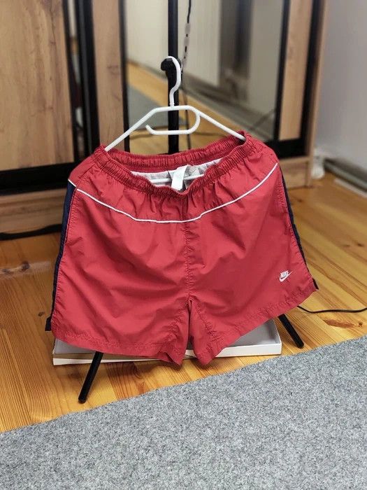 Nike × Vintage Vintage Nike Shorts Red Logo swoosh casual Y2K Streetwear Size US 34 / EU 50 - 10 Thumbnail