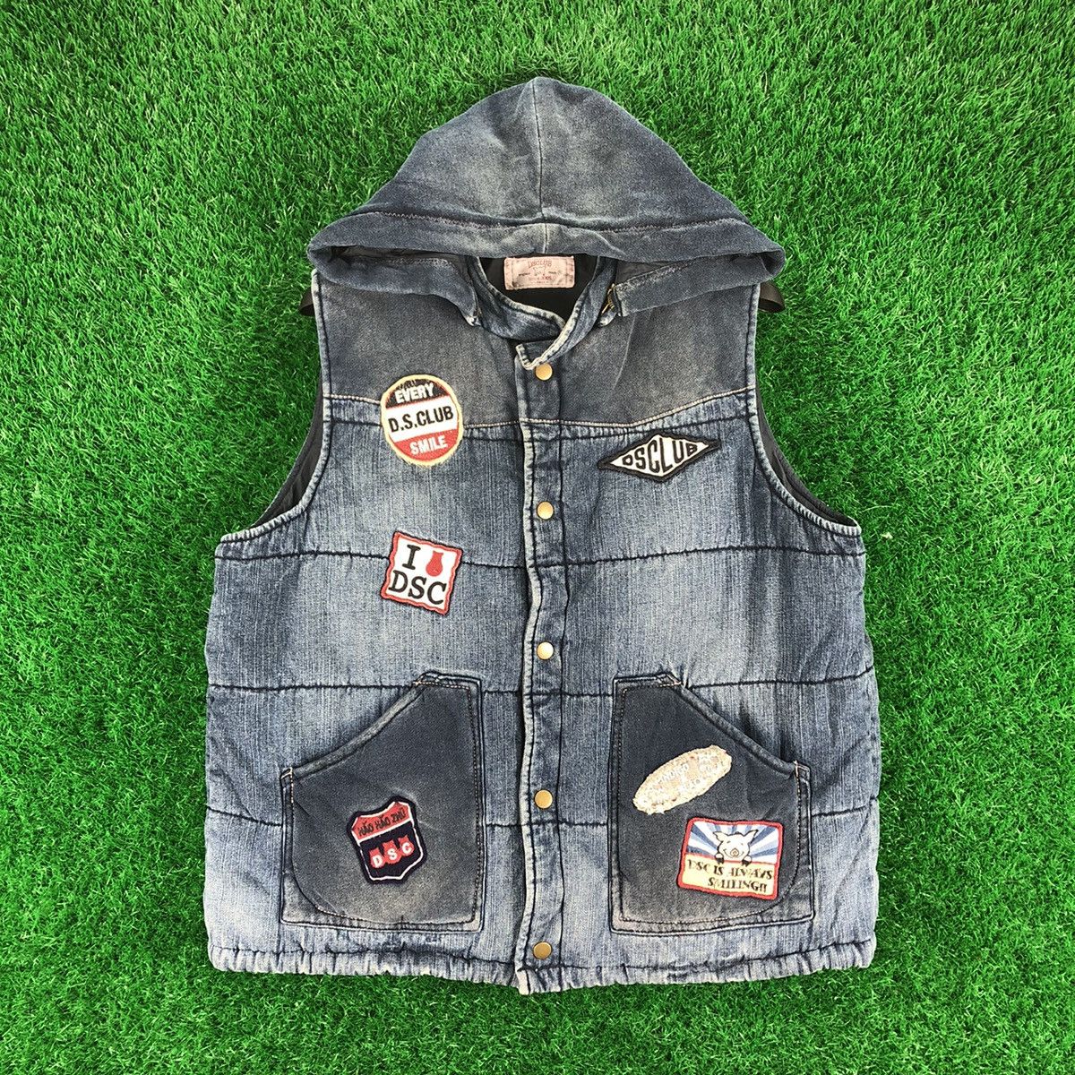 Vintage Vintage 90's Puffer Vest Hoodie Patches by DS Club Size US L / EU 52-54 / 3 - 1 Thumbnail