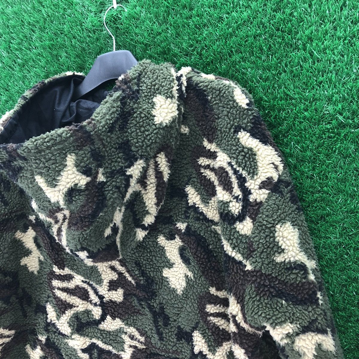 Japanese Brand Vintage Bulky Camo Sherpa Zipper Sweater Hoodie Jacket Size US XL / EU 56 / 4 - 5 Thumbnail