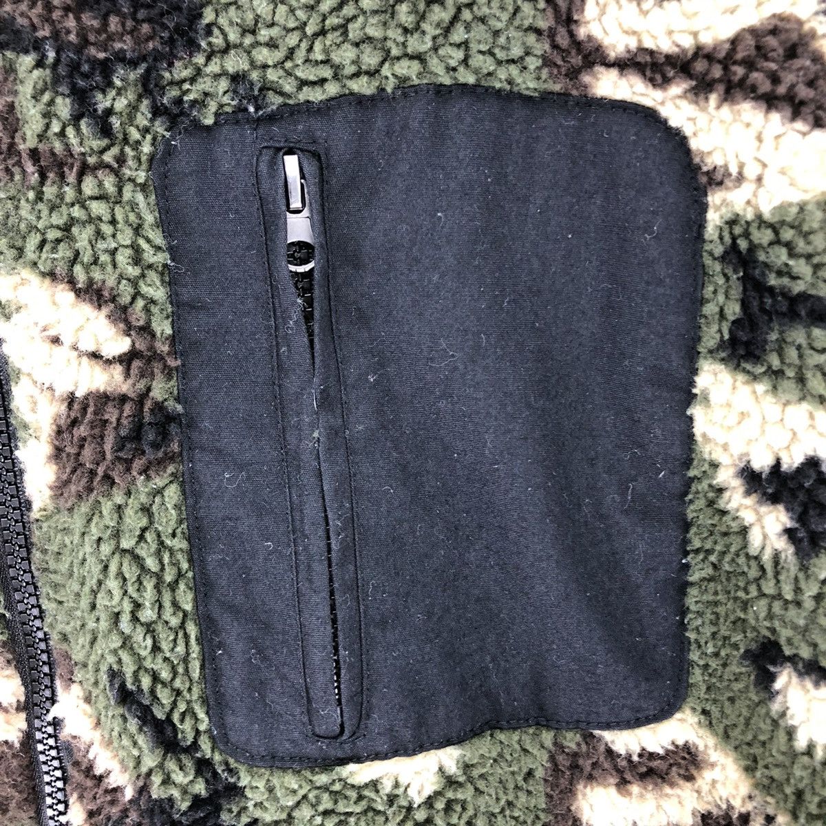Japanese Brand Vintage Bulky Camo Sherpa Zipper Sweater Hoodie Jacket Size US XL / EU 56 / 4 - 8 Thumbnail
