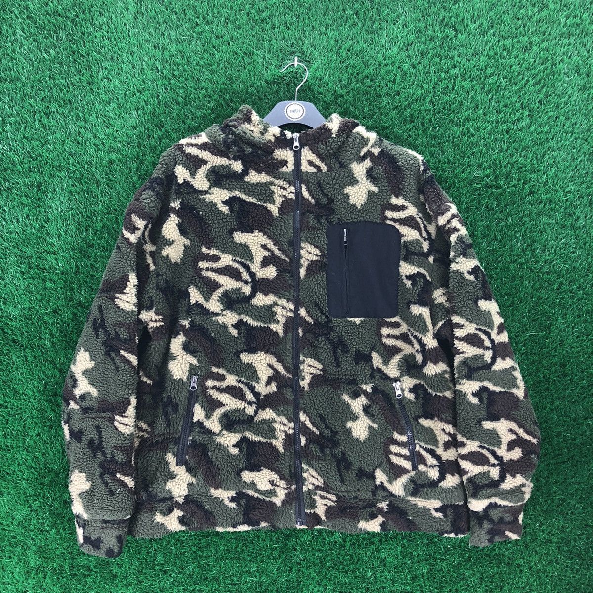 Japanese Brand Vintage Bulky Camo Sherpa Zipper Sweater Hoodie Jacket Size US XL / EU 56 / 4 - 1 Thumbnail