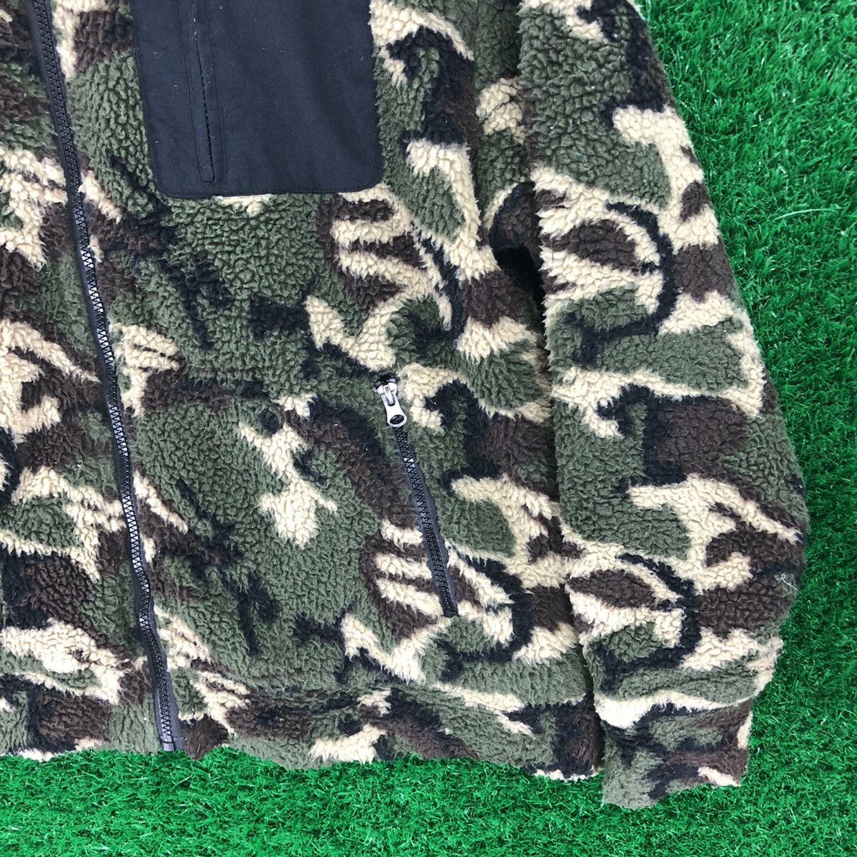 Japanese Brand Vintage Bulky Camo Sherpa Zipper Sweater Hoodie Jacket Size US XL / EU 56 / 4 - 3 Thumbnail