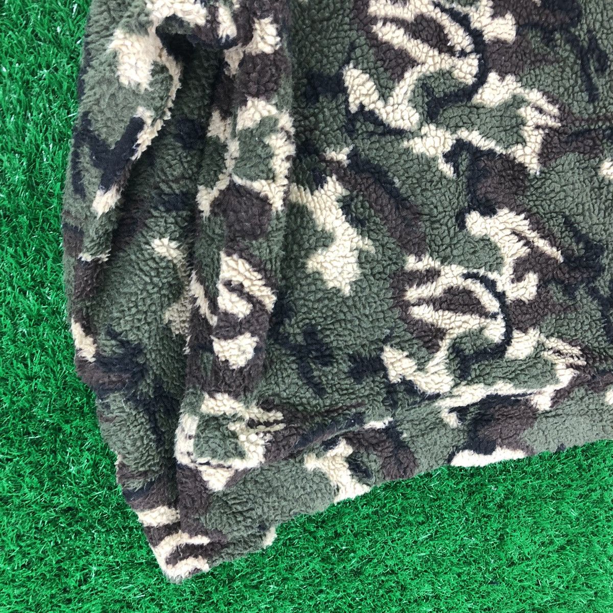 Japanese Brand Vintage Bulky Camo Sherpa Zipper Sweater Hoodie Jacket Size US XL / EU 56 / 4 - 6 Thumbnail