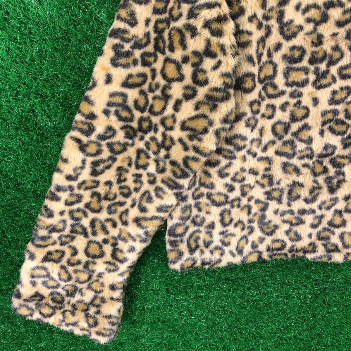 Japanese Brand Vintage 90's Leopard Faux Fur Reversible Jacket Button up Size US S / EU 44-46 / 1 - 6 Thumbnail