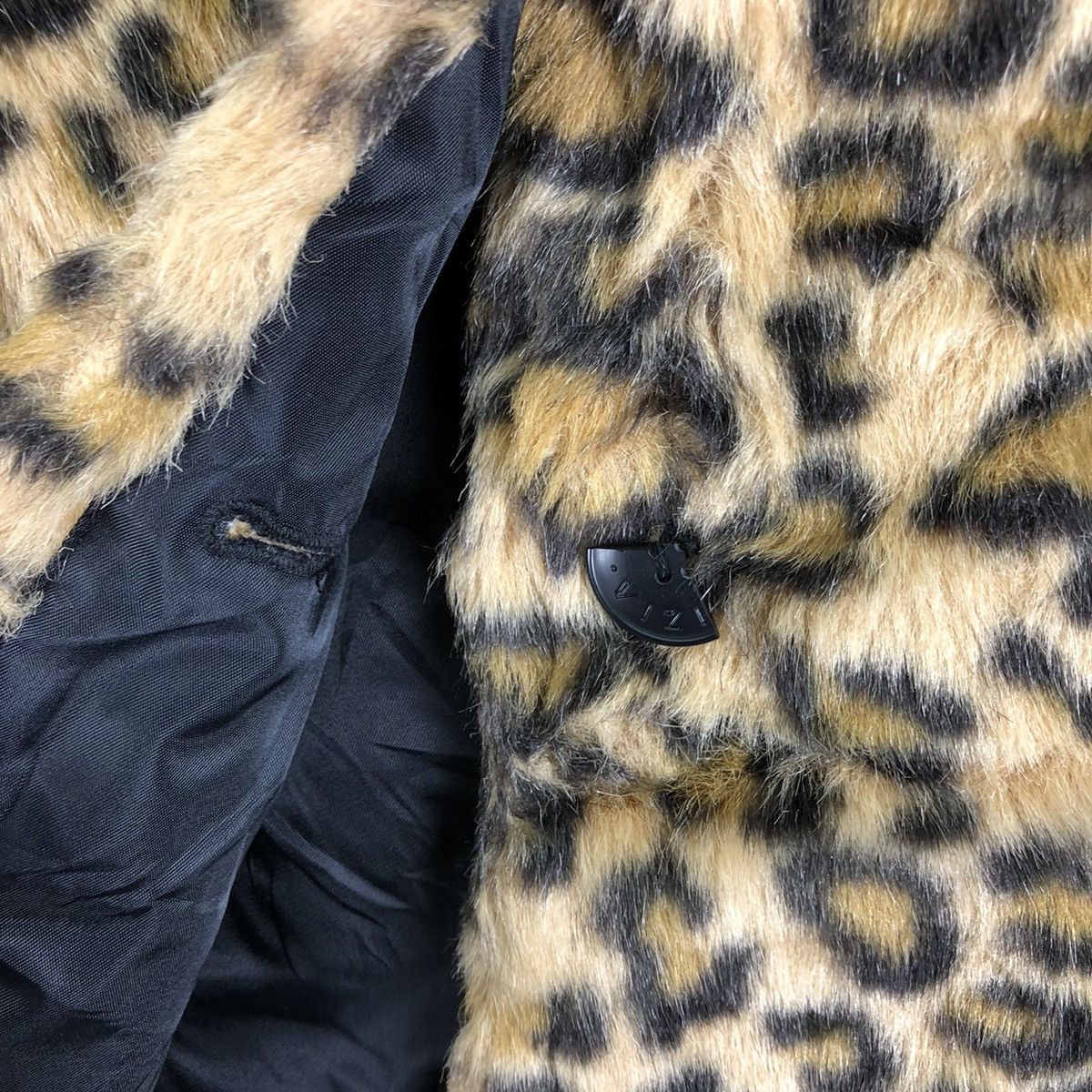 Japanese Brand Vintage 90's Leopard Faux Fur Reversible Jacket Button up Size US S / EU 44-46 / 1 - 10 Thumbnail