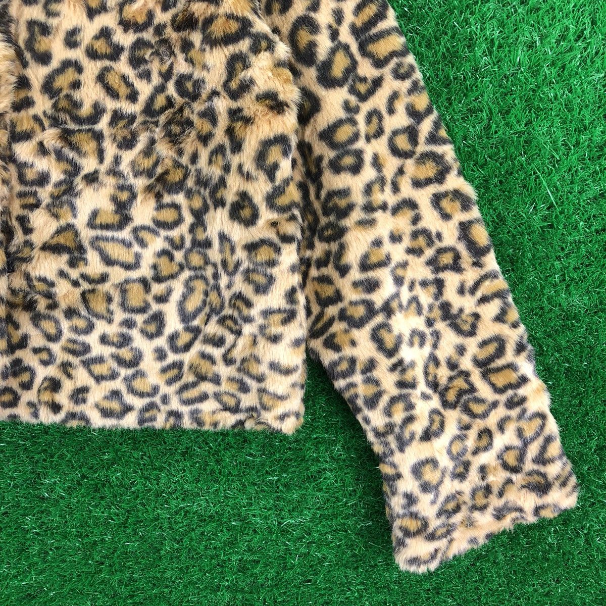 Japanese Brand Vintage 90's Leopard Faux Fur Reversible Jacket Button up Size US S / EU 44-46 / 1 - 3 Thumbnail