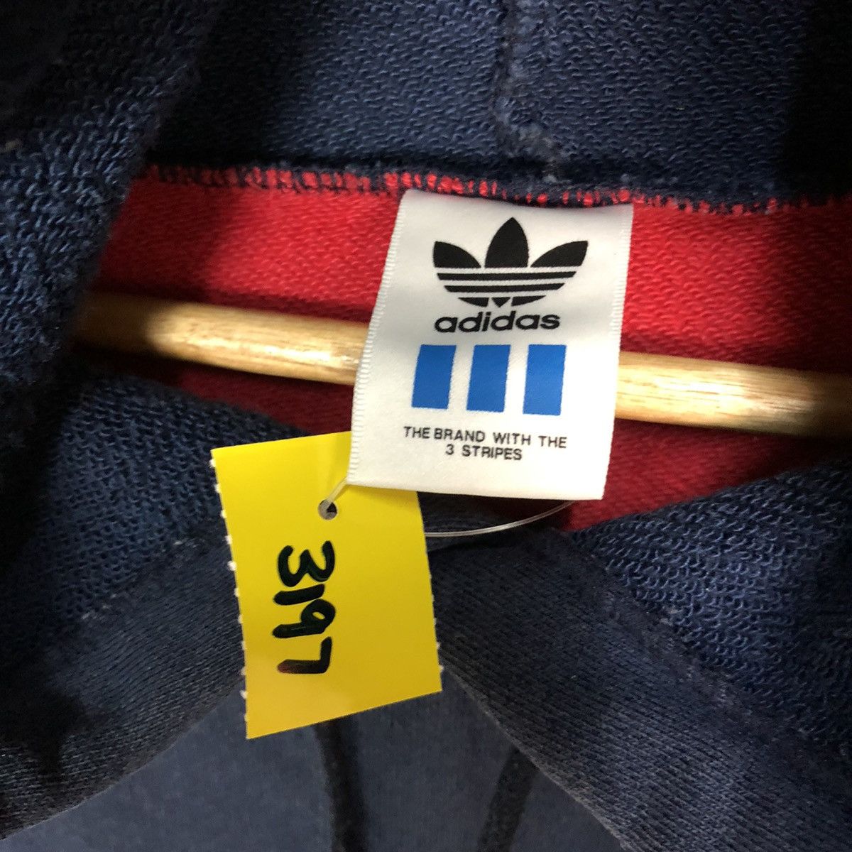 Adidas Adidas vintage 3 stripe Red Blue Hoodie sweatshirt #3197 Size US XL / EU 56 / 4 - 7 Thumbnail