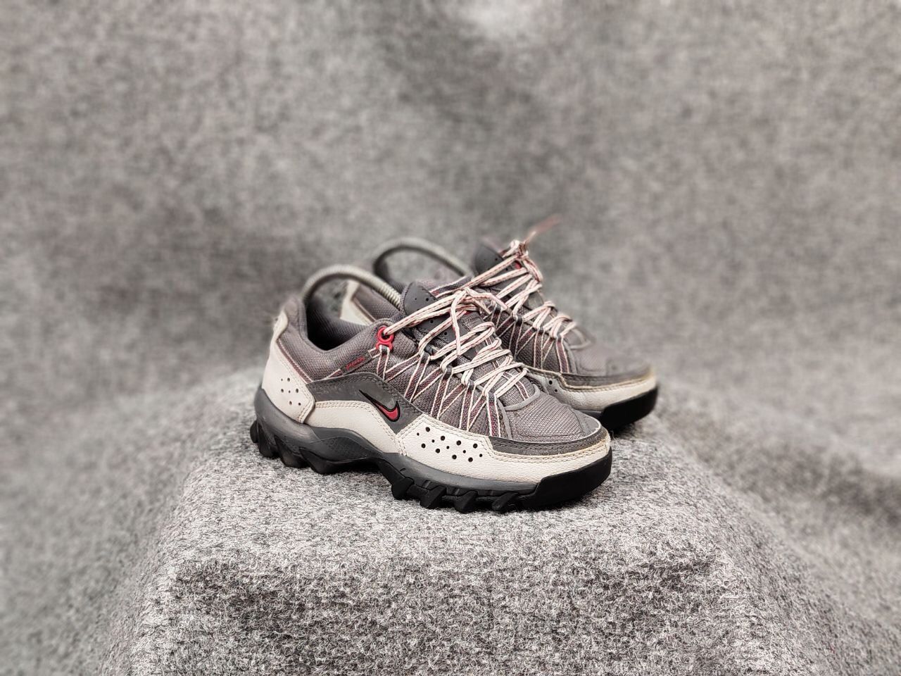 Nike ACG Rare Vintage Nike ACG Trail Low Top Sneakers Outdoor Shoes Size US 5.5 / EU 38 - 3 Thumbnail