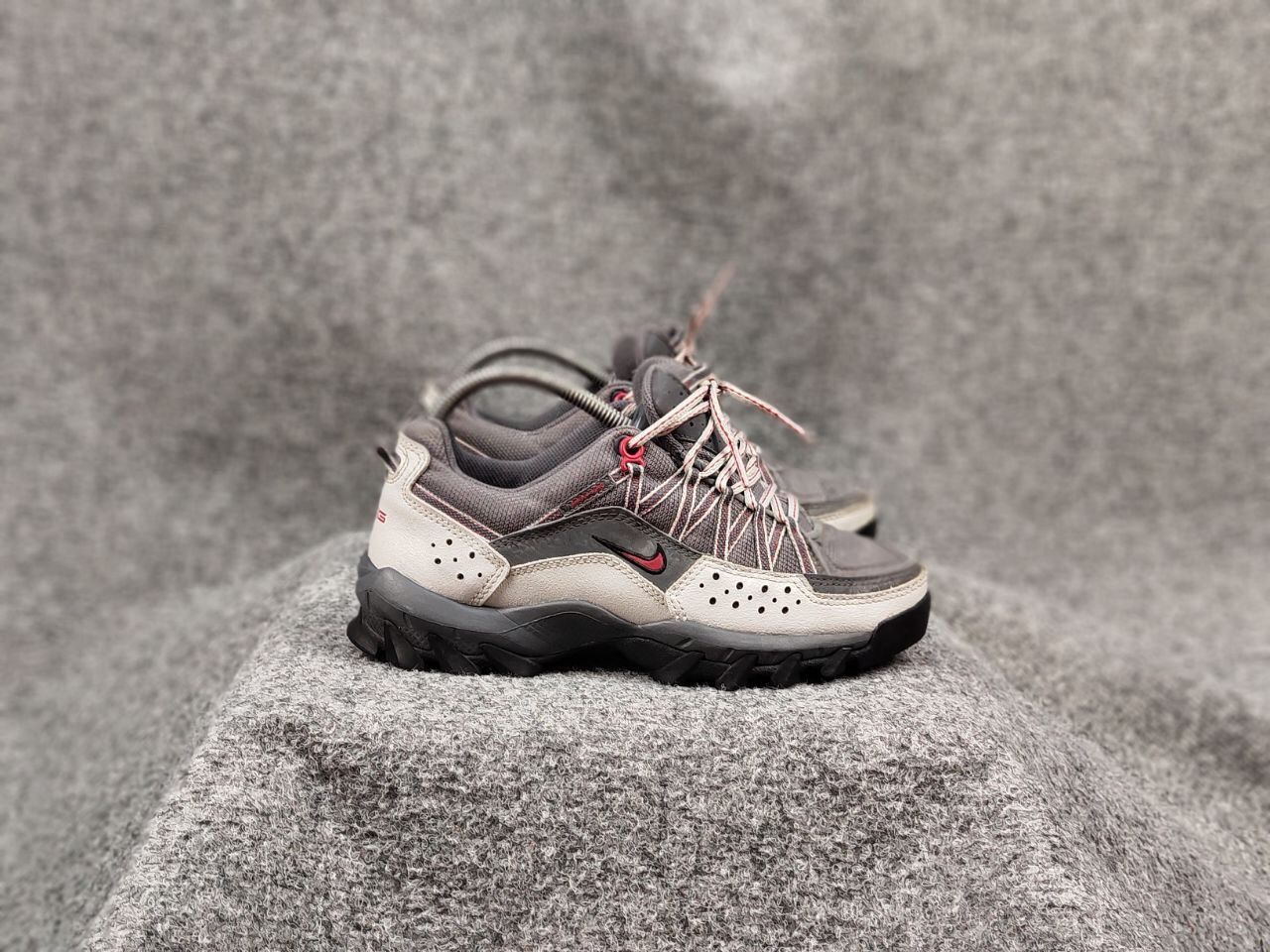 Nike ACG Rare Vintage Nike ACG Trail Low Top Sneakers Outdoor Shoes Size US 5.5 / EU 38 - 9 Thumbnail