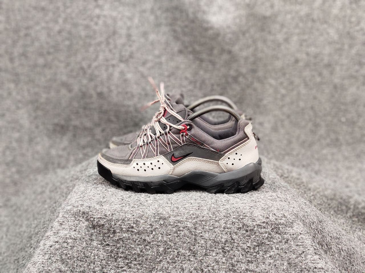 Nike ACG Rare Vintage Nike ACG Trail Low Top Sneakers Outdoor Shoes Size US 5.5 / EU 38 - 5 Thumbnail