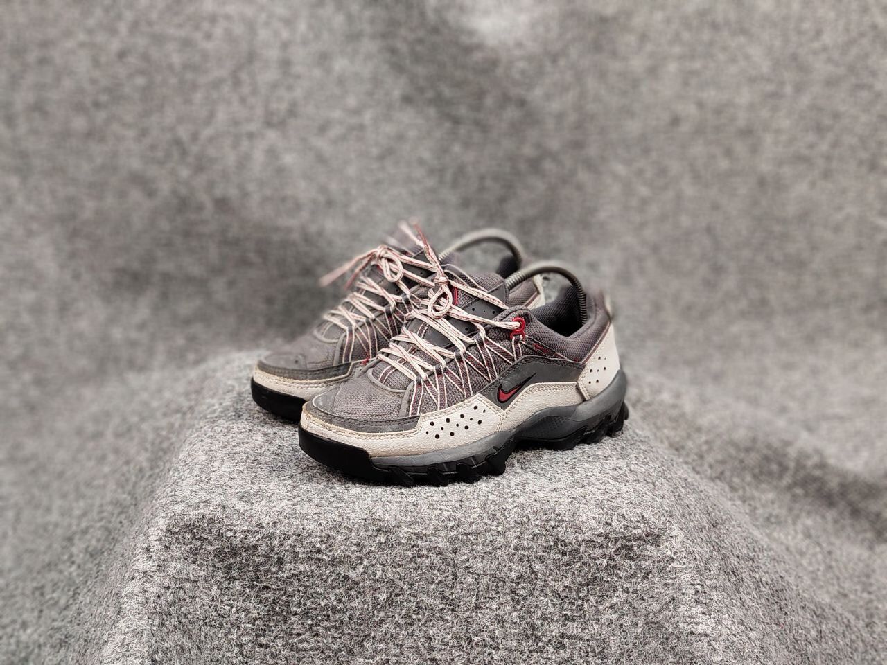 Nike ACG Rare Vintage Nike ACG Trail Low Top Sneakers Outdoor Shoes Size US 5.5 / EU 38 - 4 Thumbnail