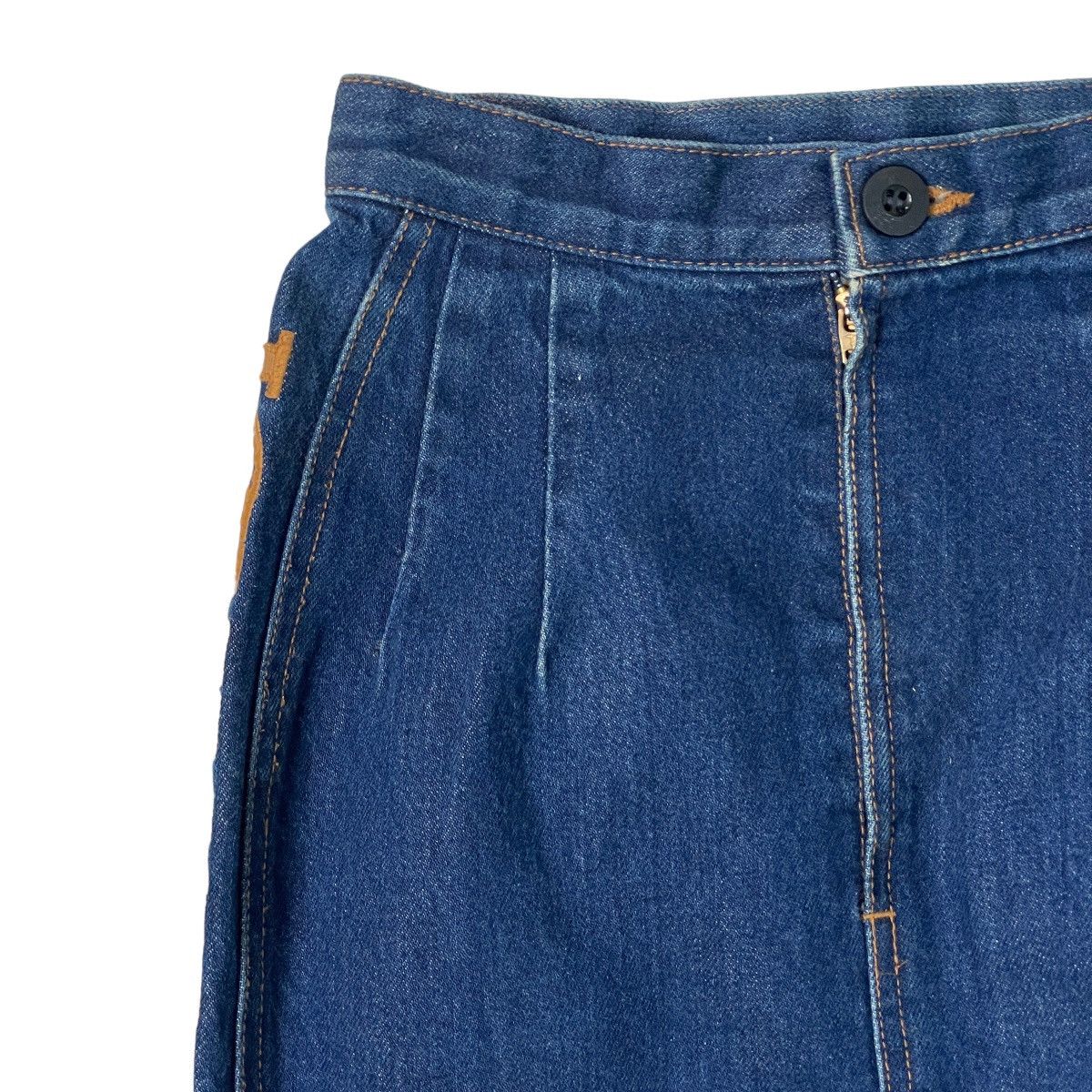 Trussardi Trussardi Jeans Embossed Trussardi Mini Skirt Size 28" / US 6 / IT 42 - 2 Thumbnail