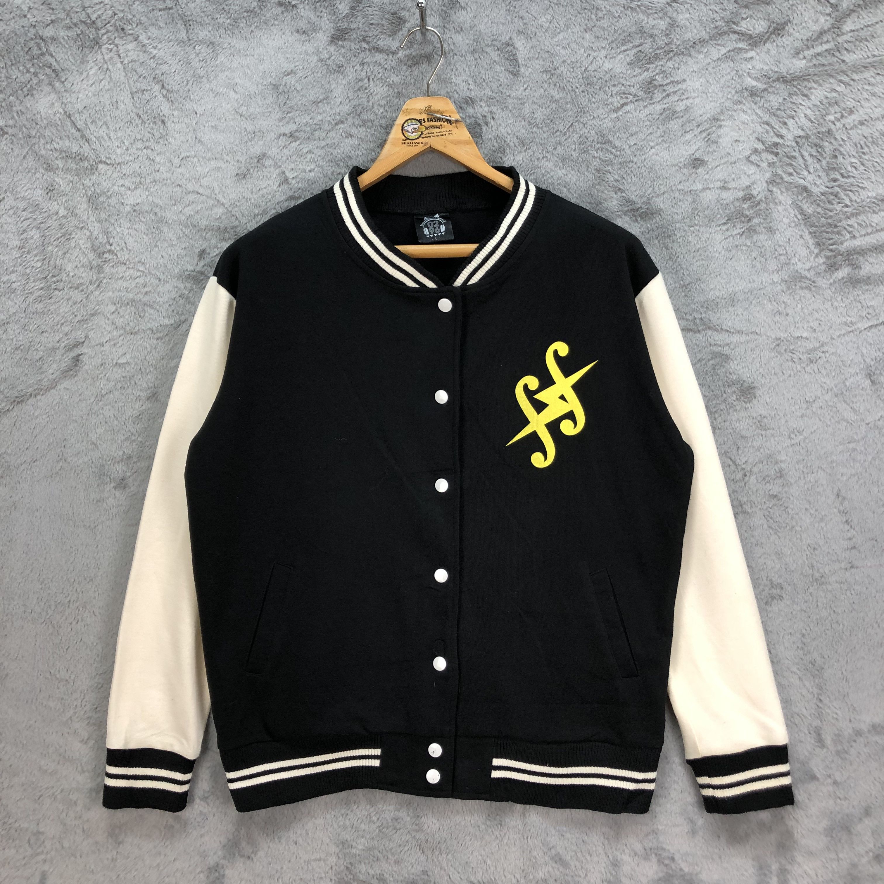 Japanese Brand KAGAMI LEN X 96NEKO 0296 Anime Song/Music Varsity #4904-175 Size US L / EU 52-54 / 3 - 3 Thumbnail