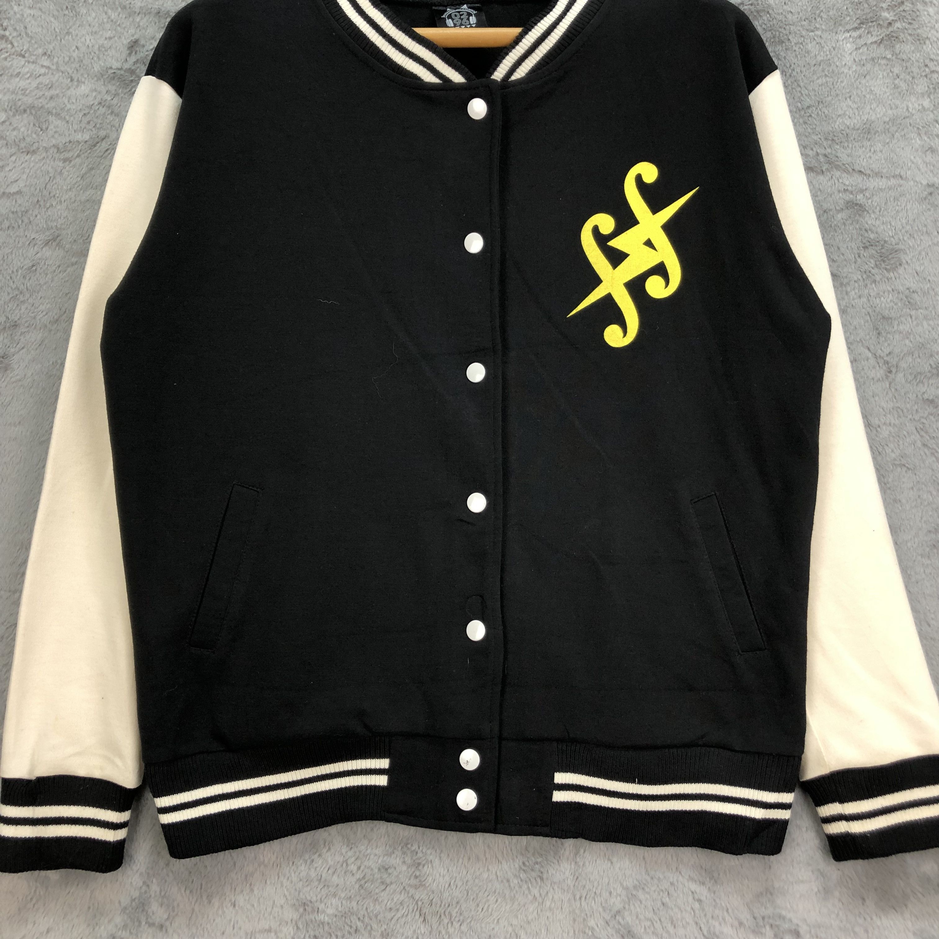 Japanese Brand KAGAMI LEN X 96NEKO 0296 Anime Song/Music Varsity #4904-175 Size US L / EU 52-54 / 3 - 5 Thumbnail