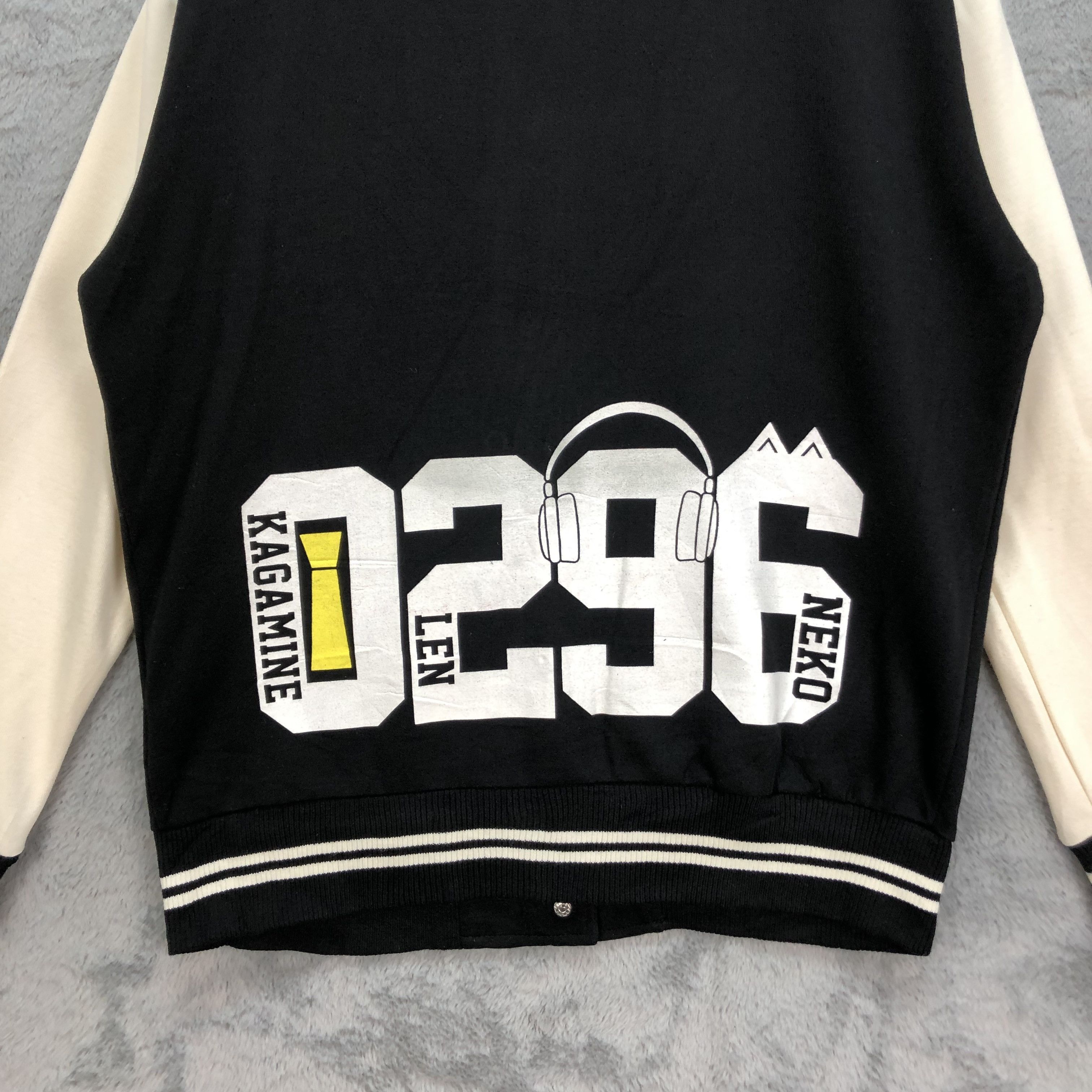 Japanese Brand KAGAMI LEN X 96NEKO 0296 Anime Song/Music Varsity #4904-175 Size US L / EU 52-54 / 3 - 2 Thumbnail