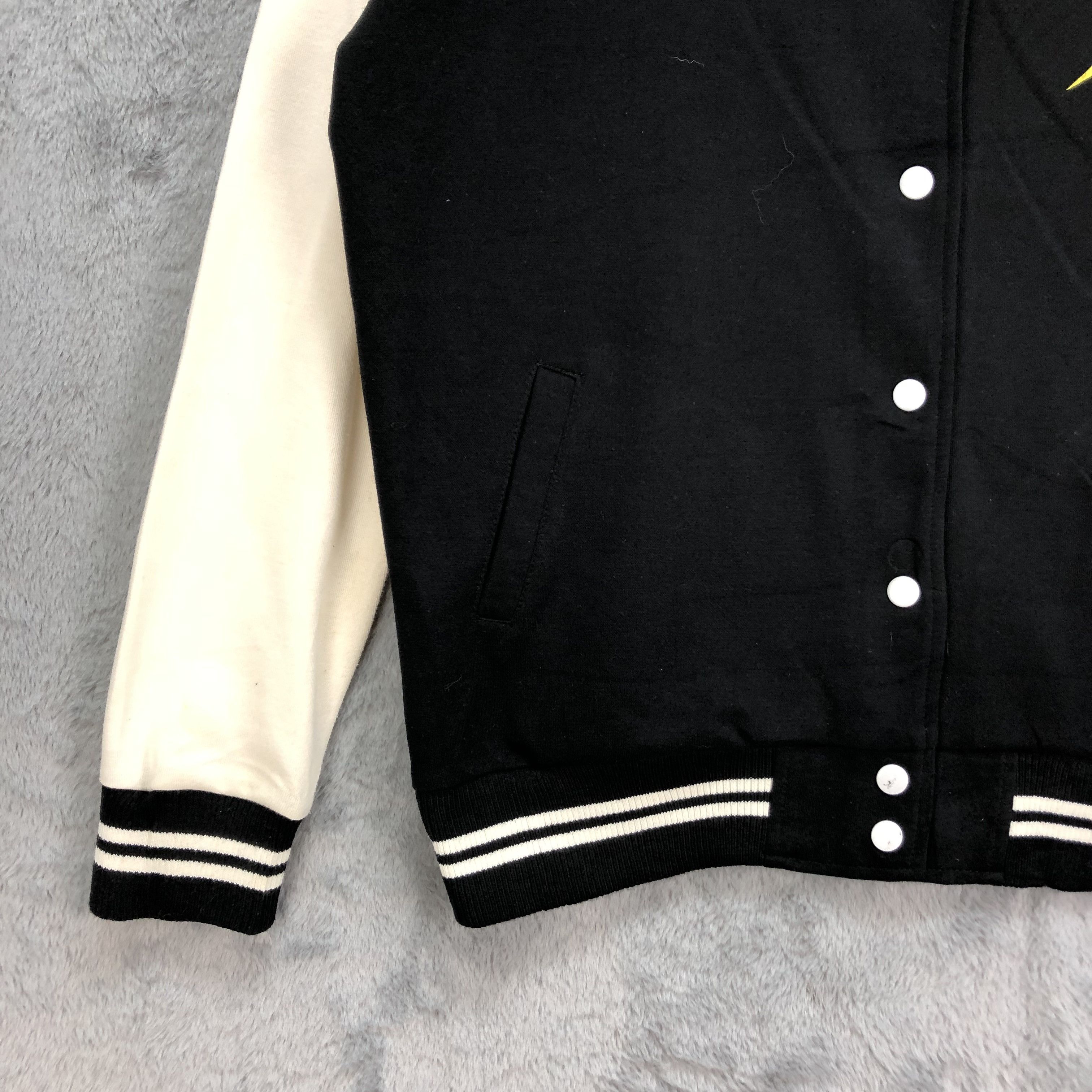 Japanese Brand KAGAMI LEN X 96NEKO 0296 Anime Song/Music Varsity #4904-175 Size US L / EU 52-54 / 3 - 6 Thumbnail