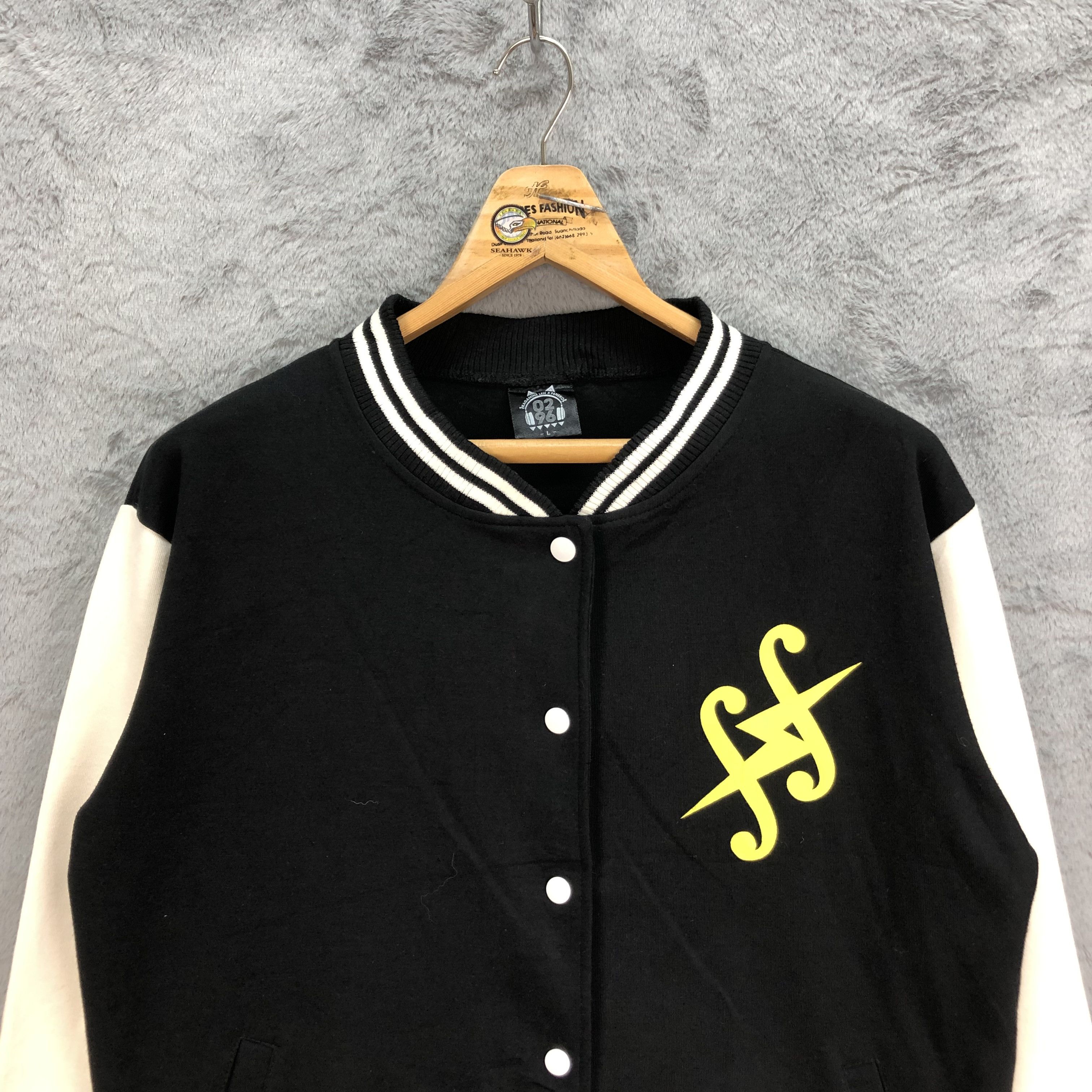 Japanese Brand KAGAMI LEN X 96NEKO 0296 Anime Song/Music Varsity #4904-175 Size US L / EU 52-54 / 3 - 4 Thumbnail