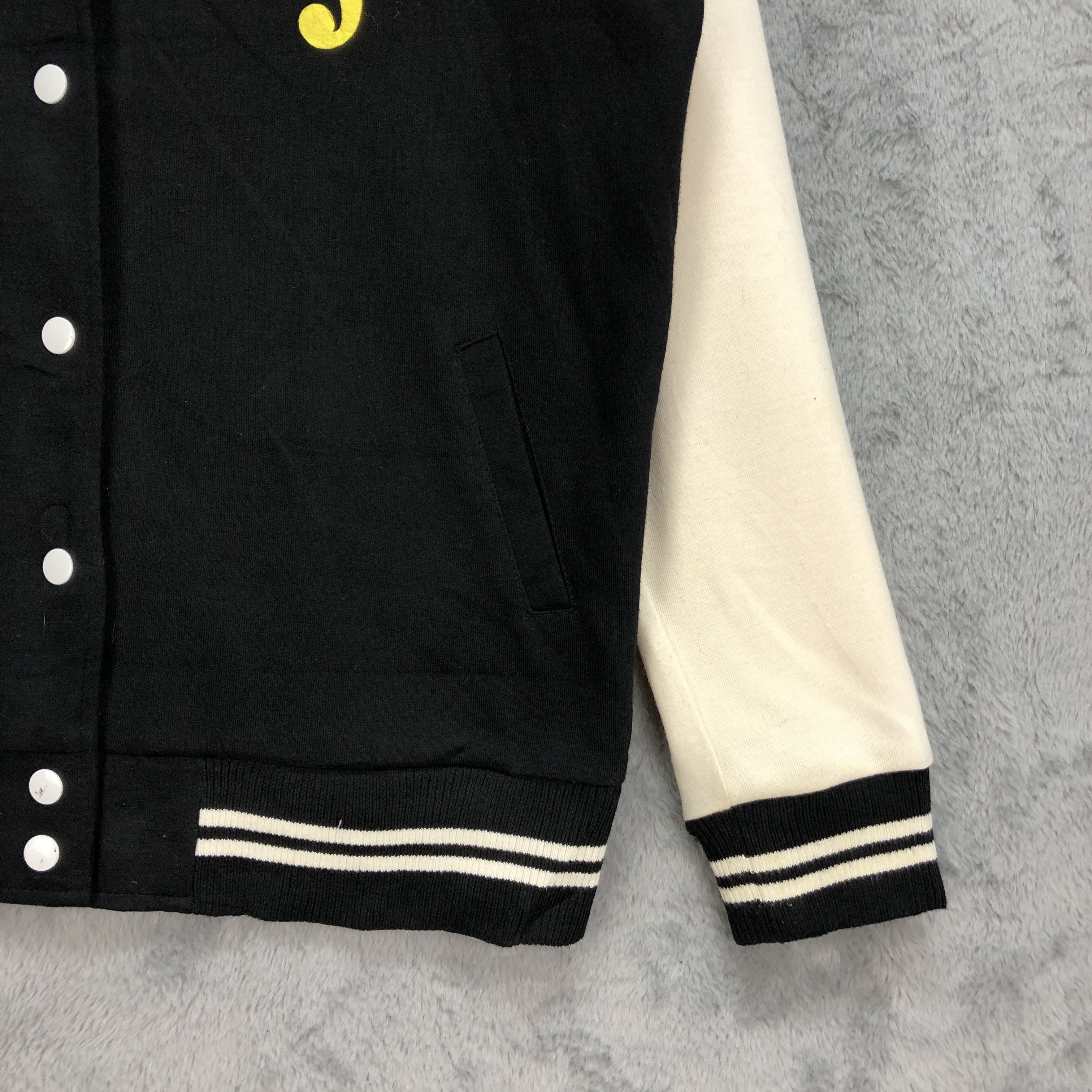 Japanese Brand KAGAMI LEN X 96NEKO 0296 Anime Song/Music Varsity #4904-175 Size US L / EU 52-54 / 3 - 7 Thumbnail