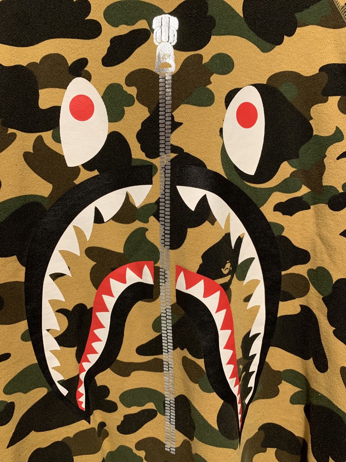 Bape 1st Camo Shark Crewneck Size US M / EU 48-50 / 2 - 2 Thumbnail