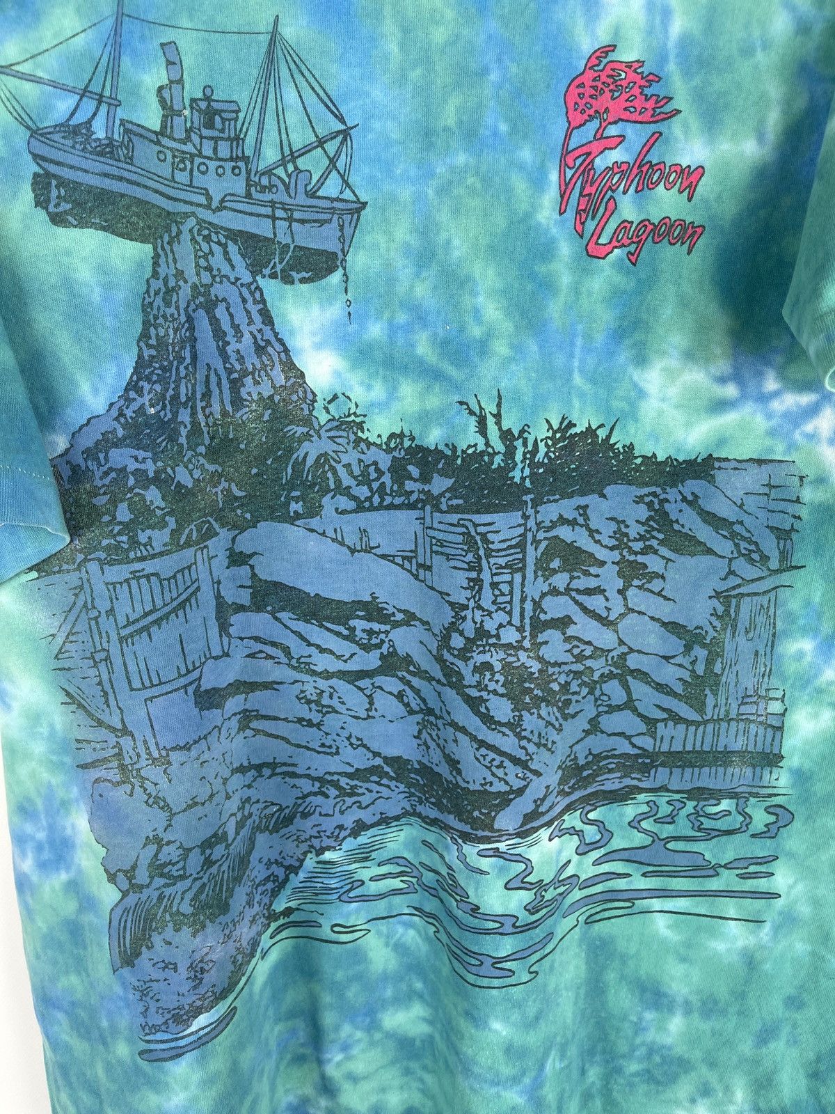 Disney Vintage 90 Typhoon Lagoon Disney single stitch tee shirt Size US XL / EU 56 / 4 - 8 Thumbnail