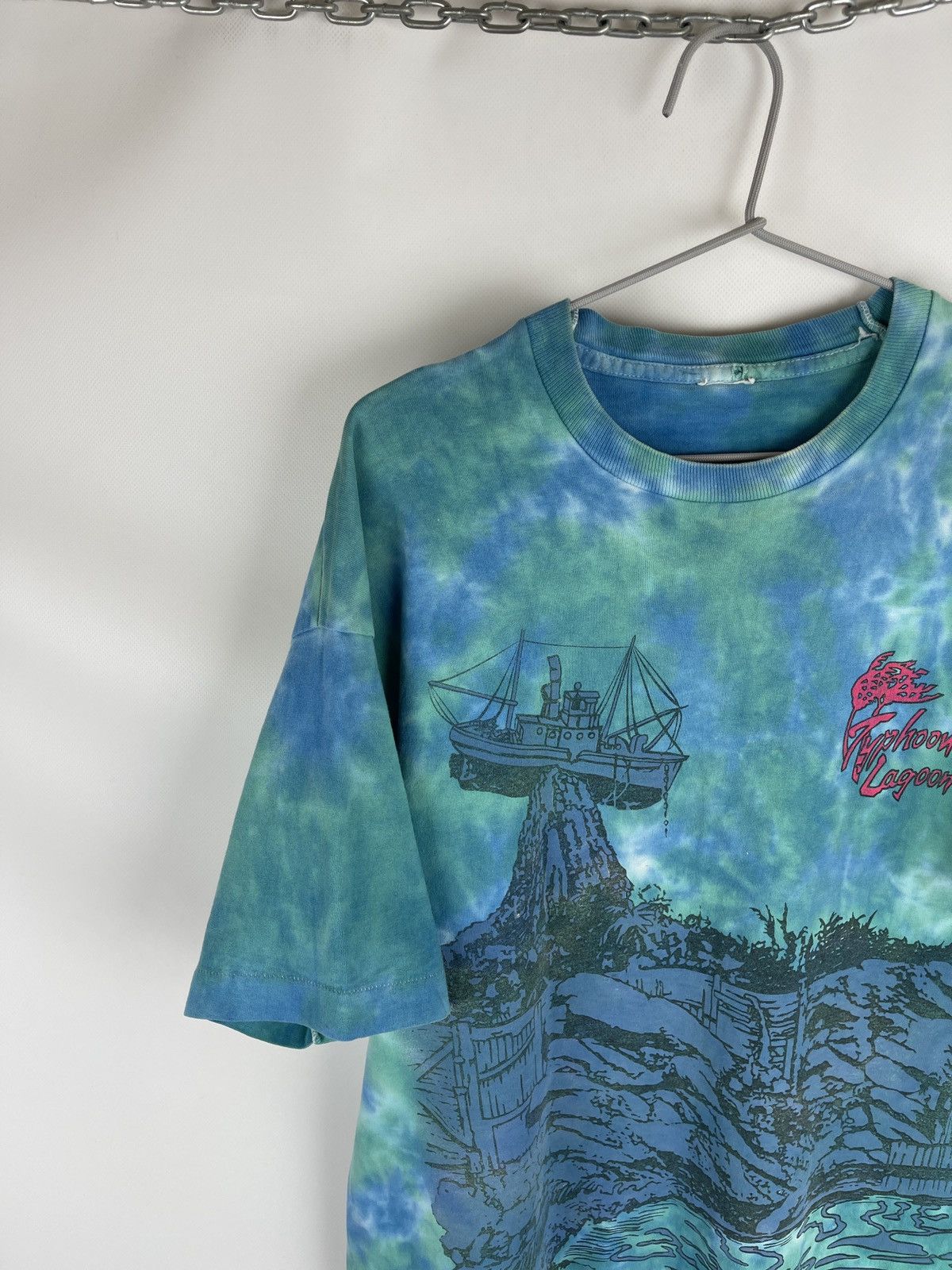 Disney Vintage 90 Typhoon Lagoon Disney single stitch tee shirt Size US XL / EU 56 / 4 - 3 Thumbnail