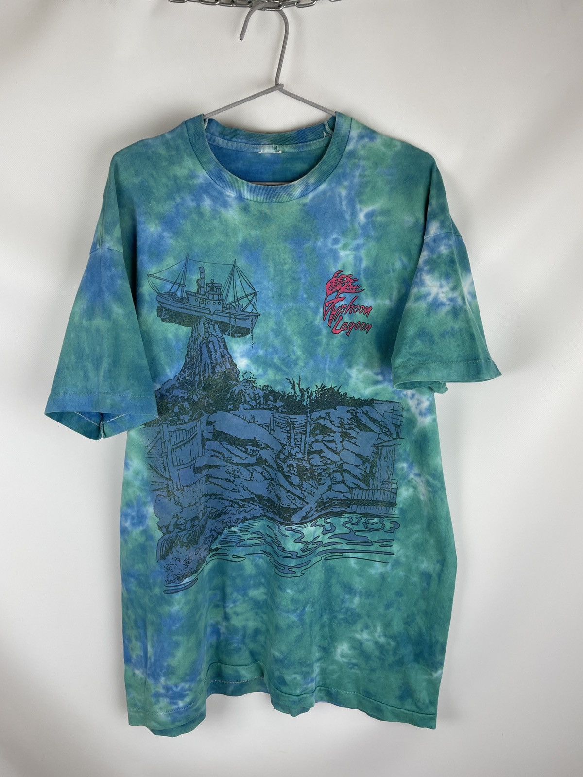 Disney Vintage 90 Typhoon Lagoon Disney single stitch tee shirt Size US XL / EU 56 / 4 - 1 Thumbnail