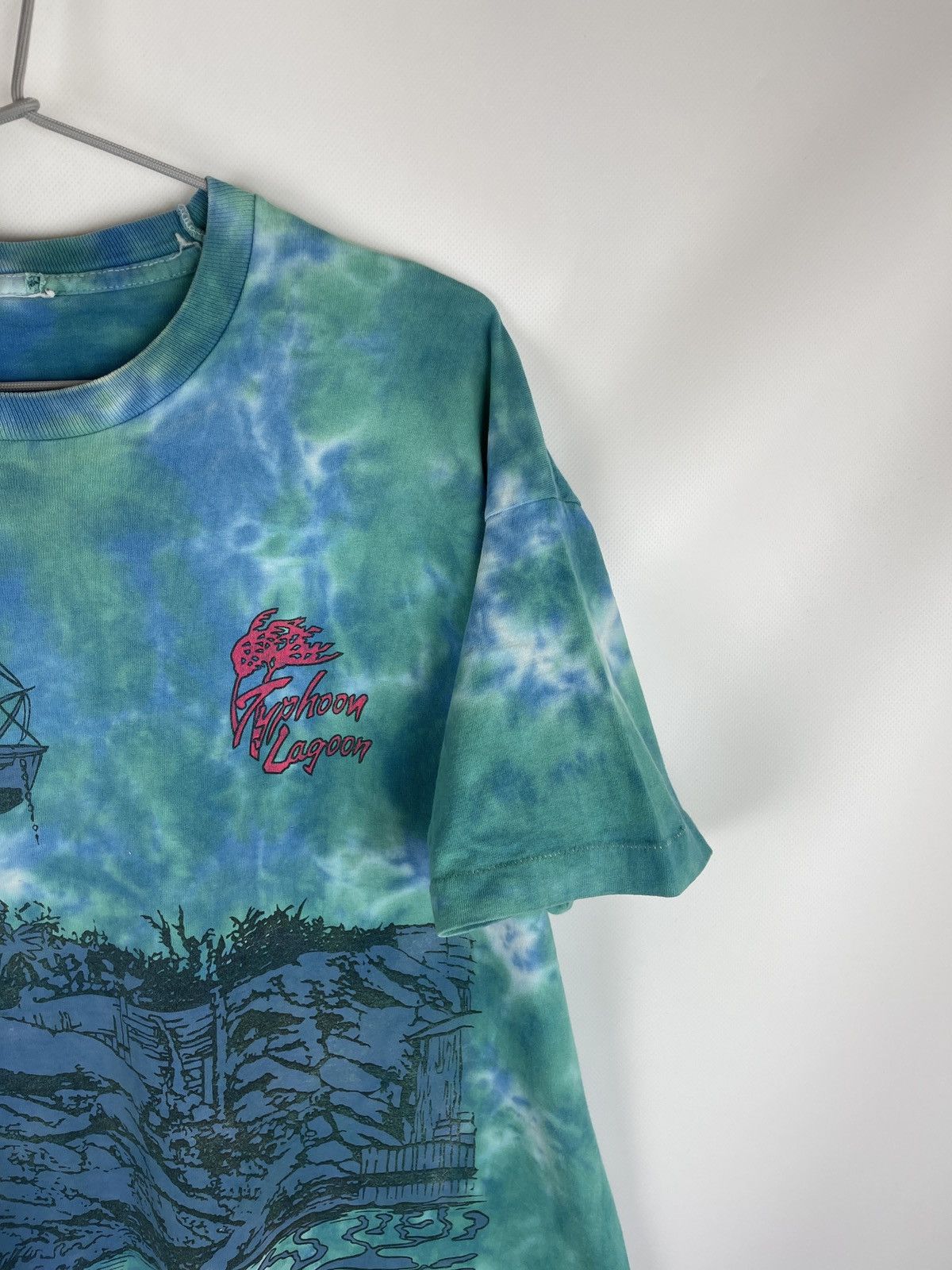 Disney Vintage 90 Typhoon Lagoon Disney single stitch tee shirt Size US XL / EU 56 / 4 - 4 Thumbnail