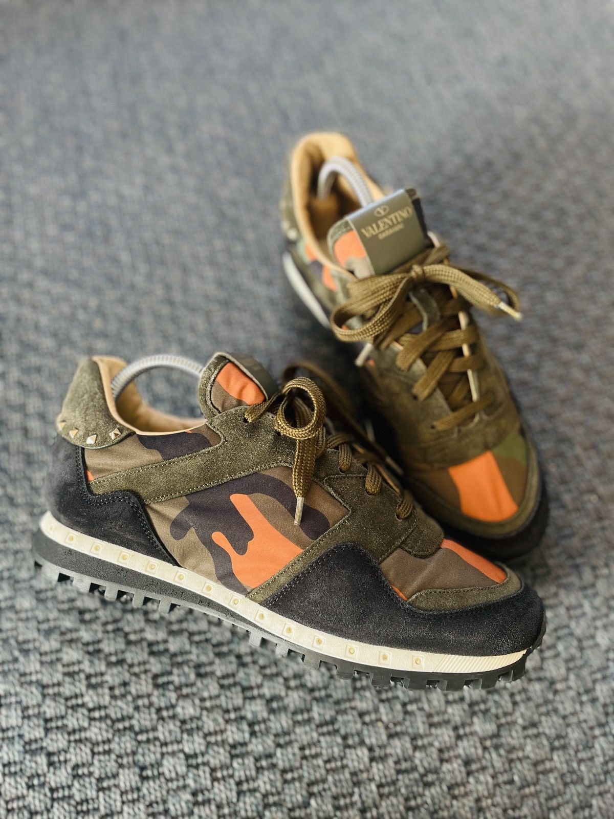 Valentino Garavani Rockrunner Valentino Camo Rockstud Sneakers