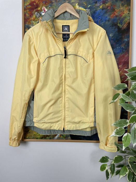 Vintage Vintage Y2k 00s Nike ACG Woman Light Jacket Pastel Yellow