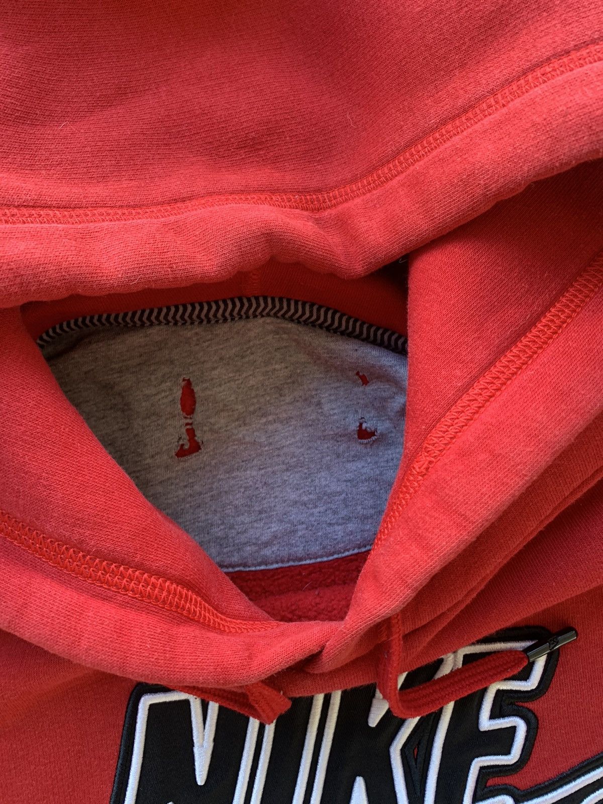 Nike Vintage Nike Embroidered Big center swoosh hoodie Size US L / EU 52-54 / 3 - 5 Thumbnail