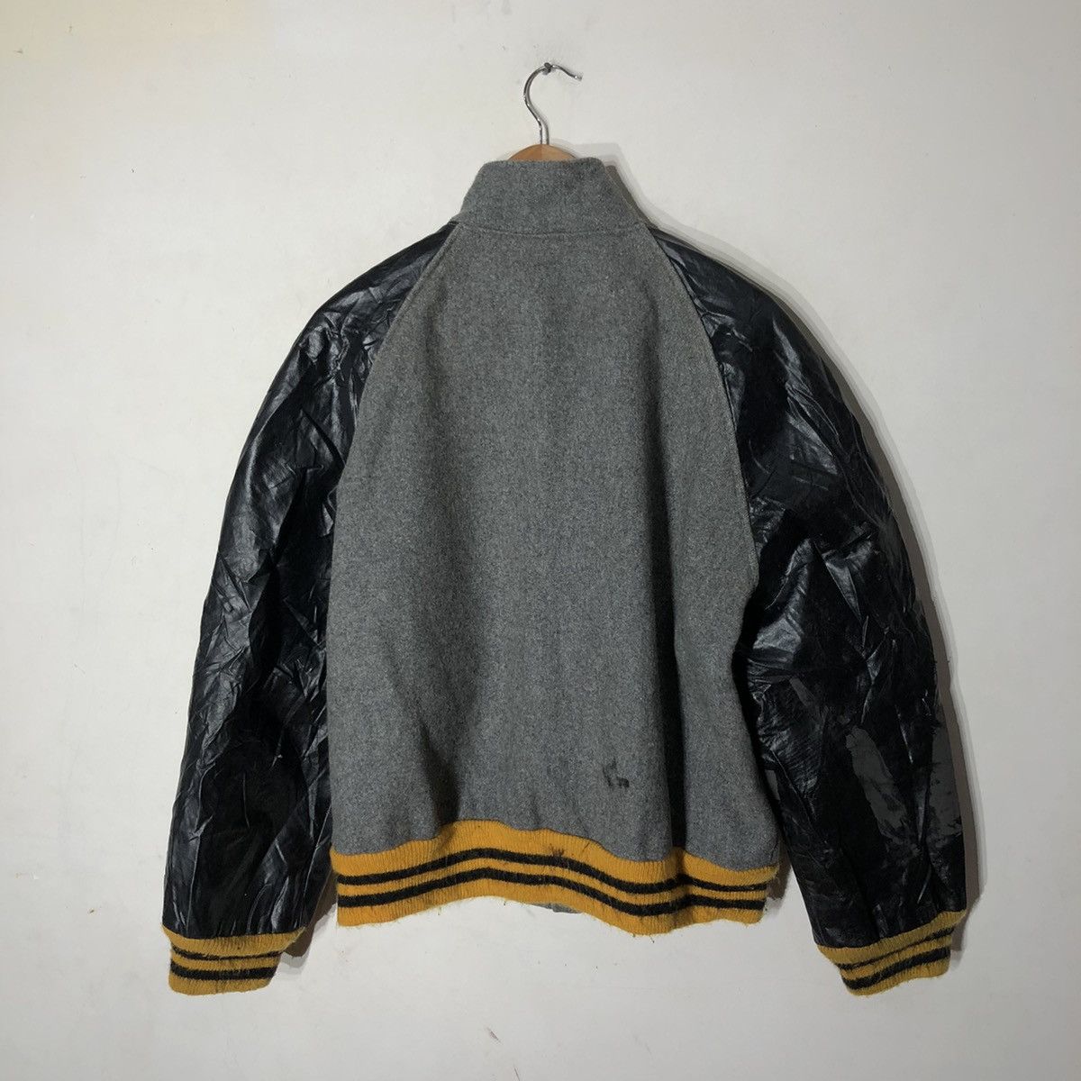 Vintage VINTAGE HOWE ATHLETIC APPAREL VARSITY JACKET Size US M / EU 48-50 / 2 - 6 Thumbnail